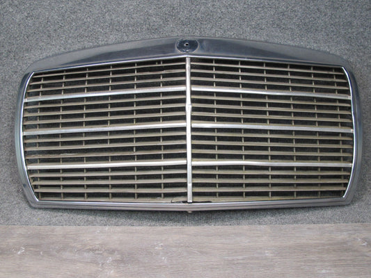 75-85 Mercedes W123 Front Hood Radiator Chrome Grille OEM