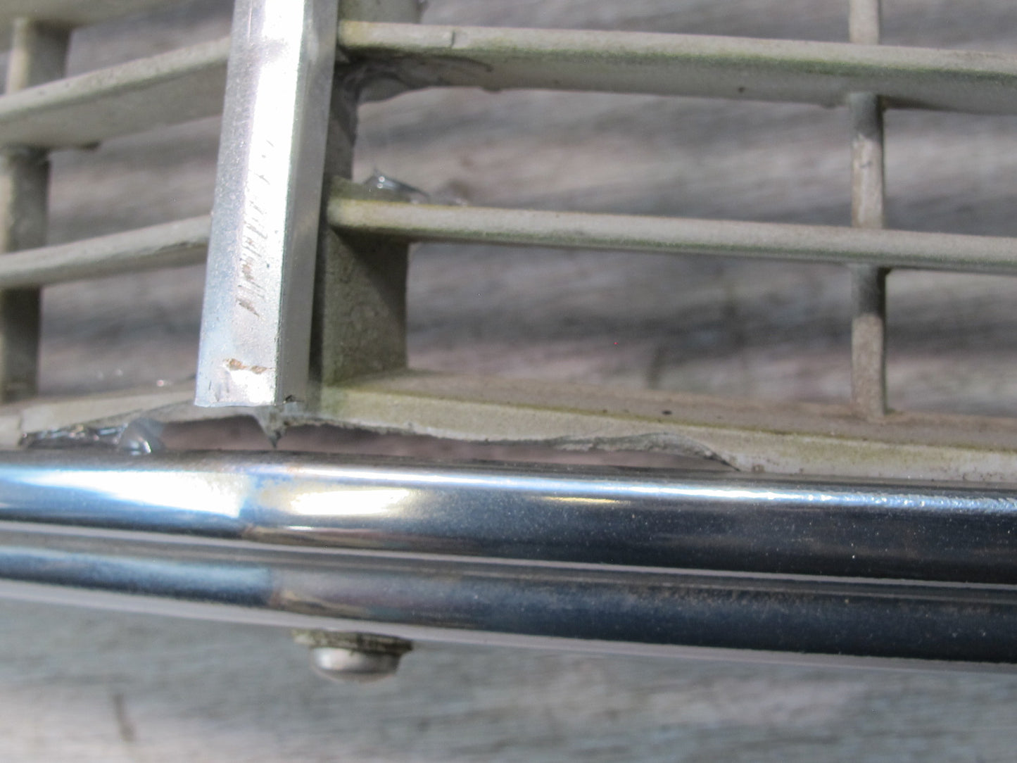 75-85 Mercedes W123 Front Hood Radiator Chrome Grille OEM