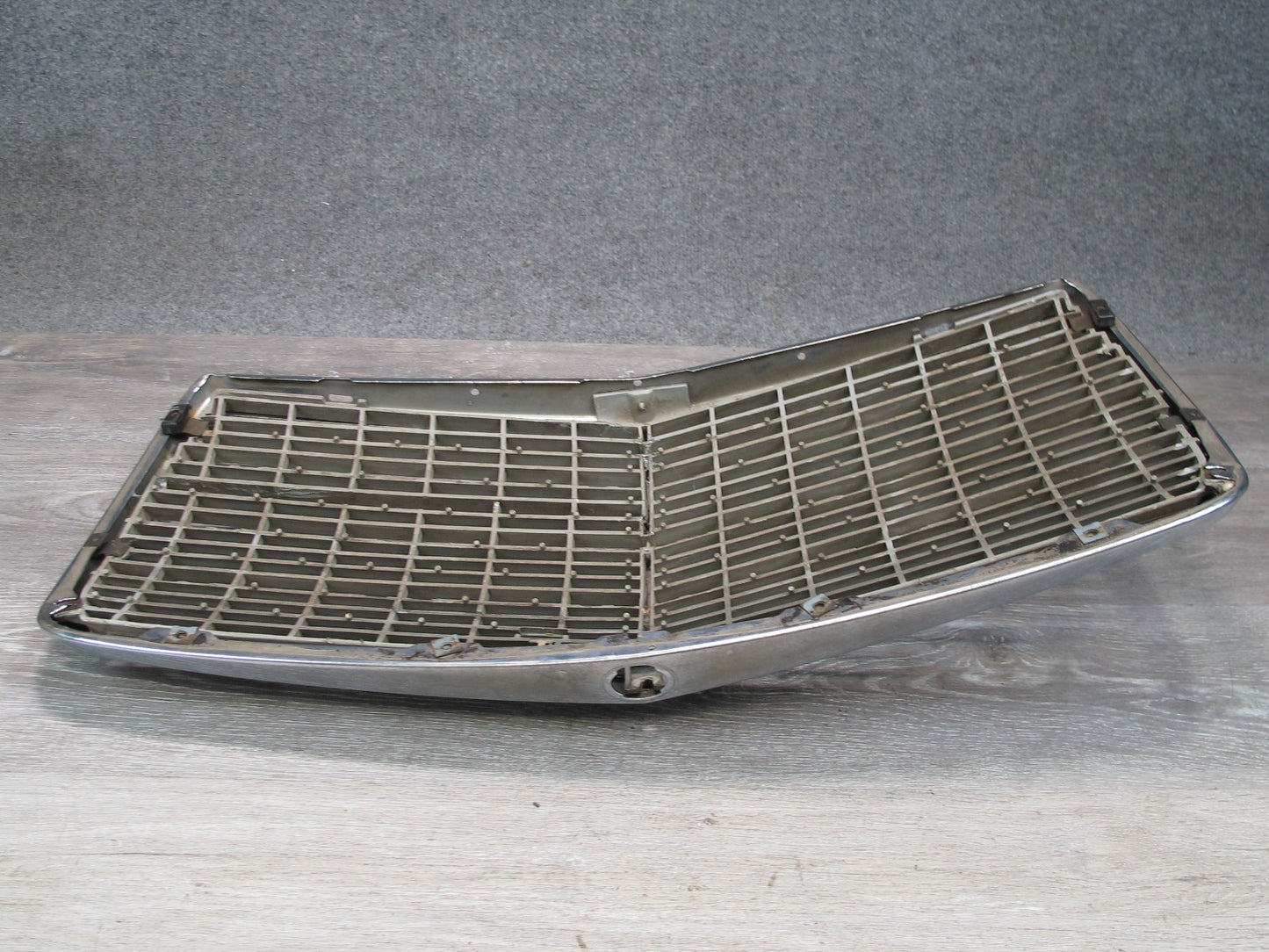 75-85 Mercedes W123 Front Hood Radiator Chrome Grille OEM
