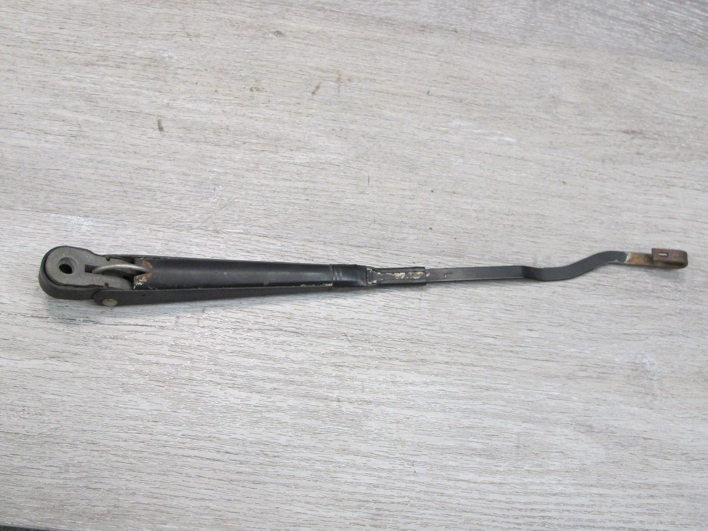 86-91 Mercedes W126 Set of 2 Front Left & Right Windshield Wiper Arm OEM