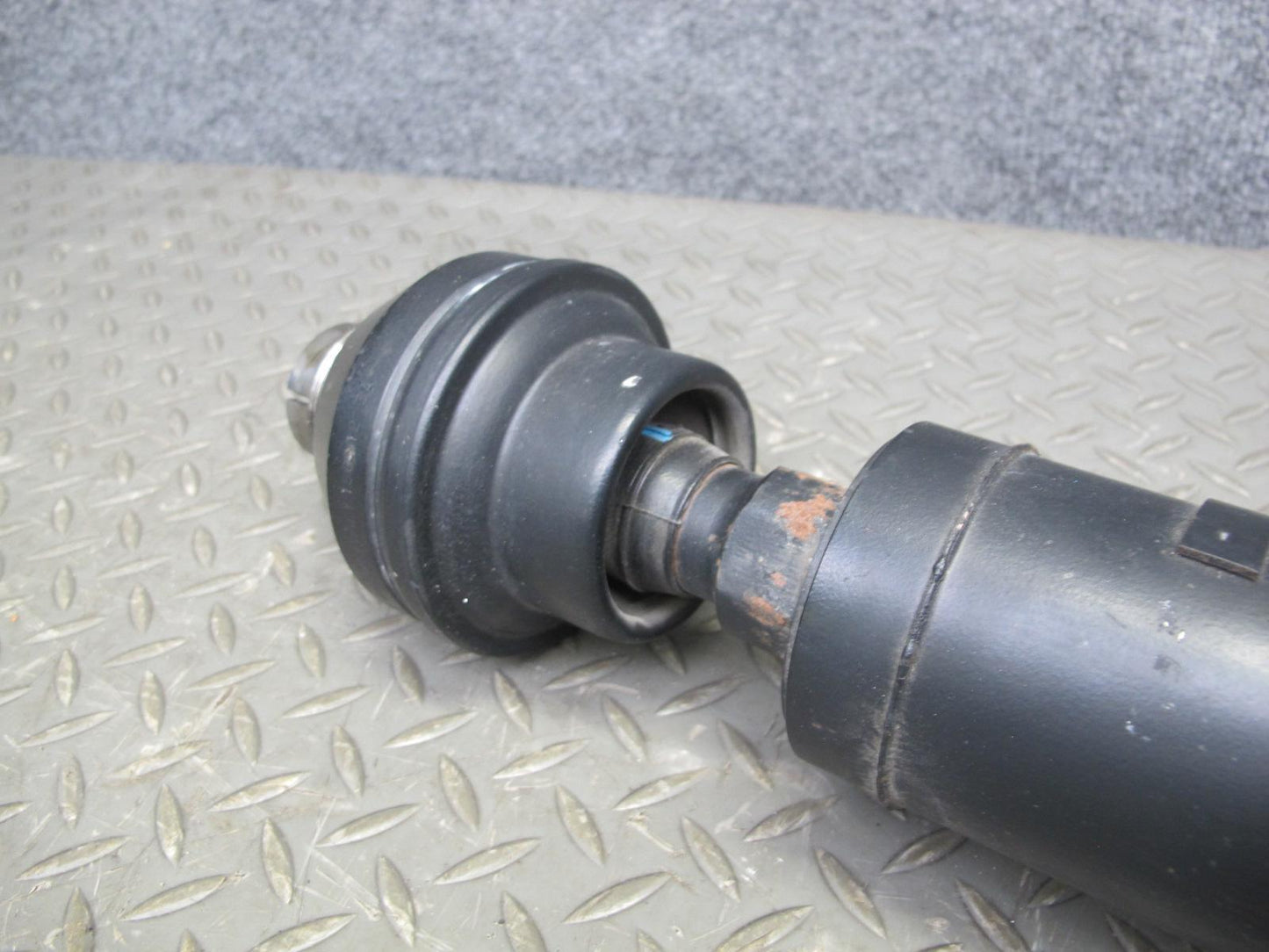 2013-2017 Range Rover L405 5.0L 4WD A/T Supercharged Rear Drive Shaft Driveshaft