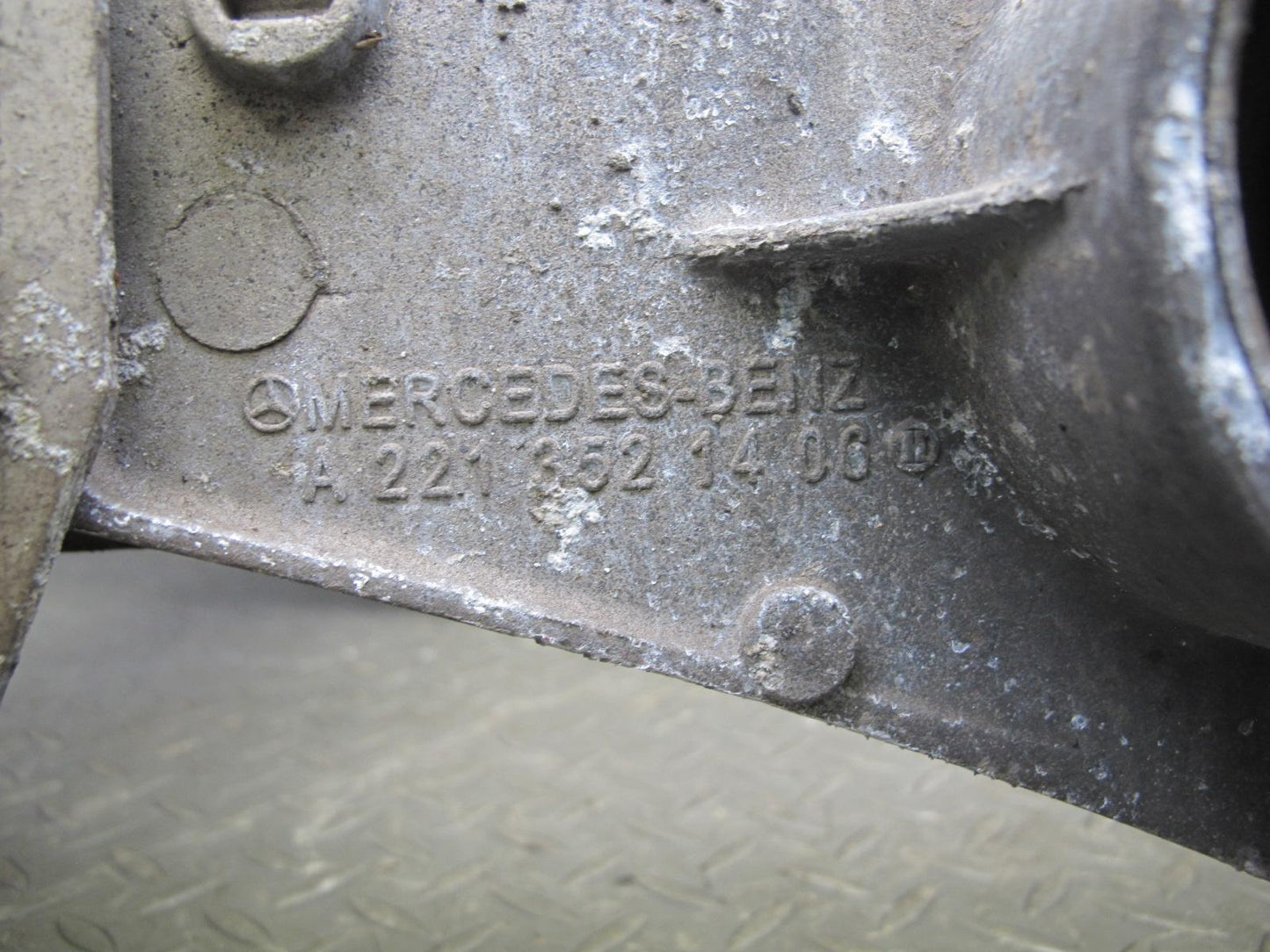 07-13 Mercedes W221 S550 4MATIC AWD Rear Subframe Crossmember Carrier OEM