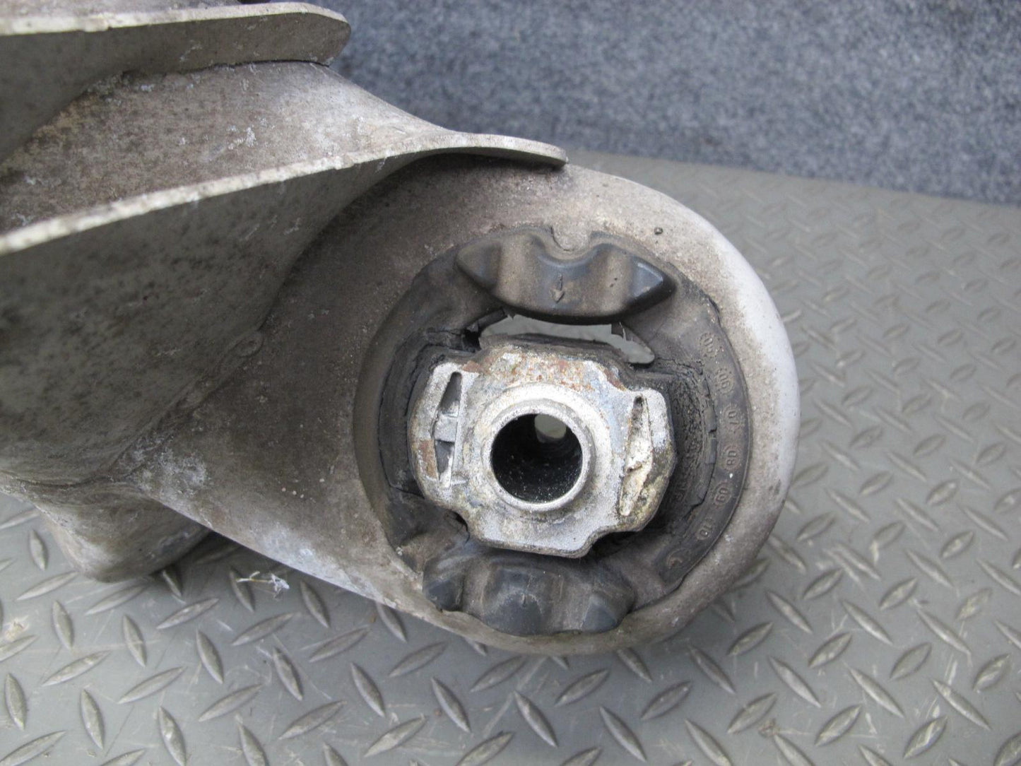 07-13 Mercedes W221 S550 4MATIC AWD Rear Subframe Crossmember Carrier OEM