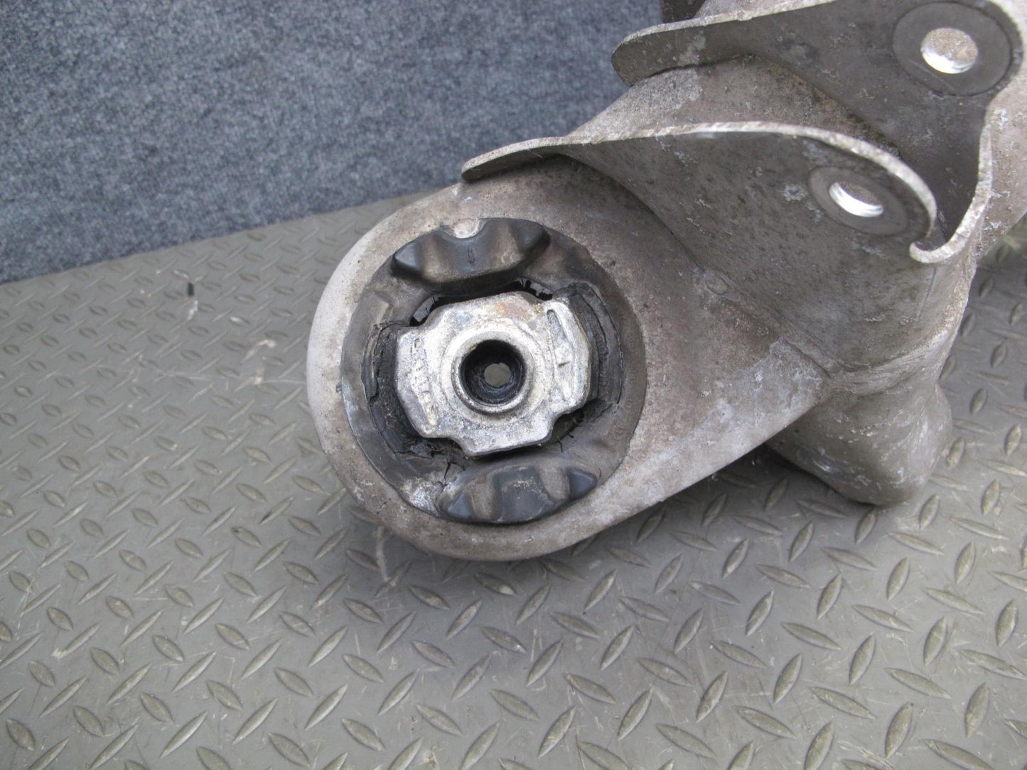 07-13 Mercedes W221 S550 4MATIC AWD Rear Subframe Crossmember Carrier OEM