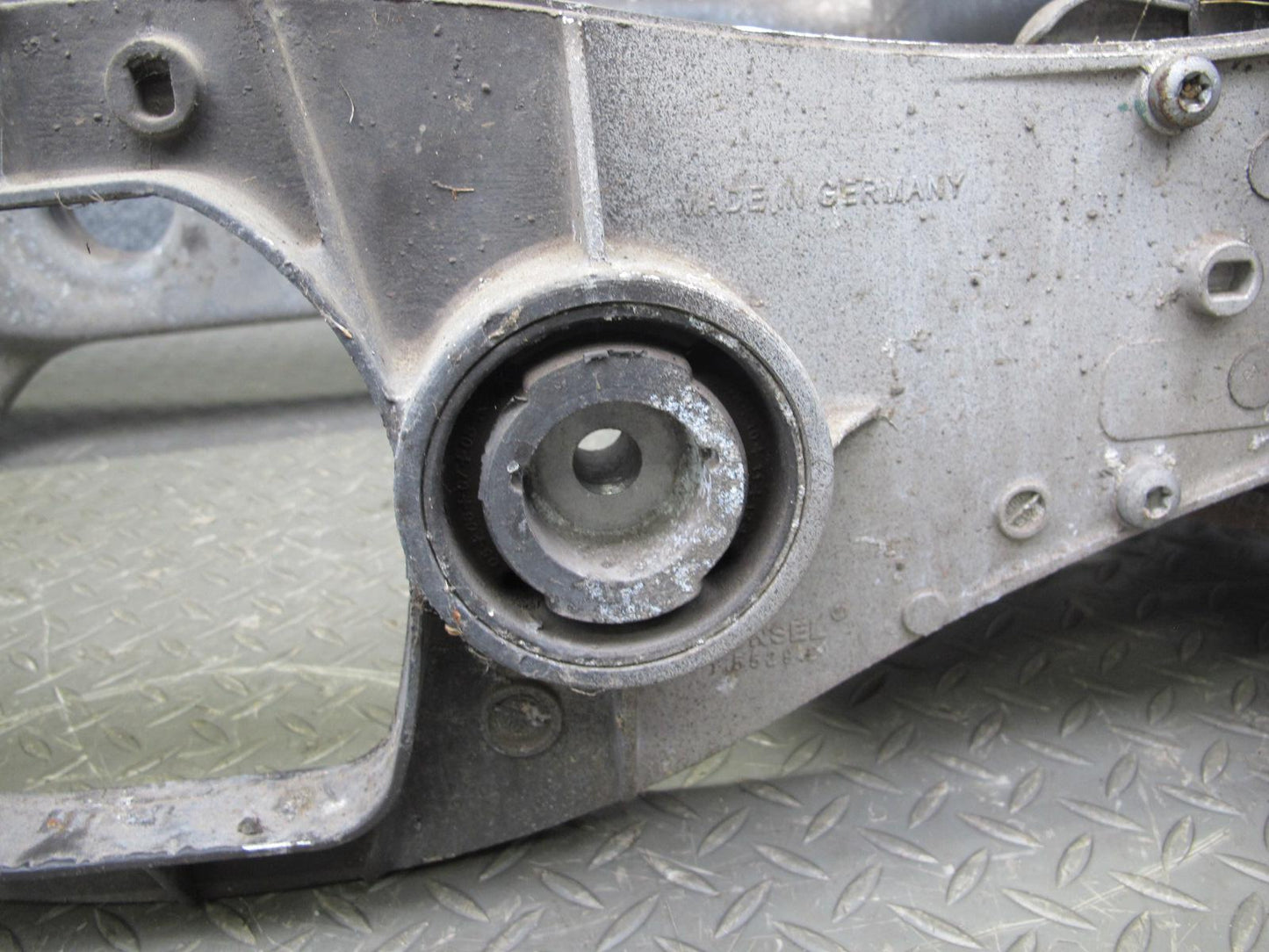 07-13 Mercedes W221 S550 4MATIC AWD Rear Subframe Crossmember Carrier OEM