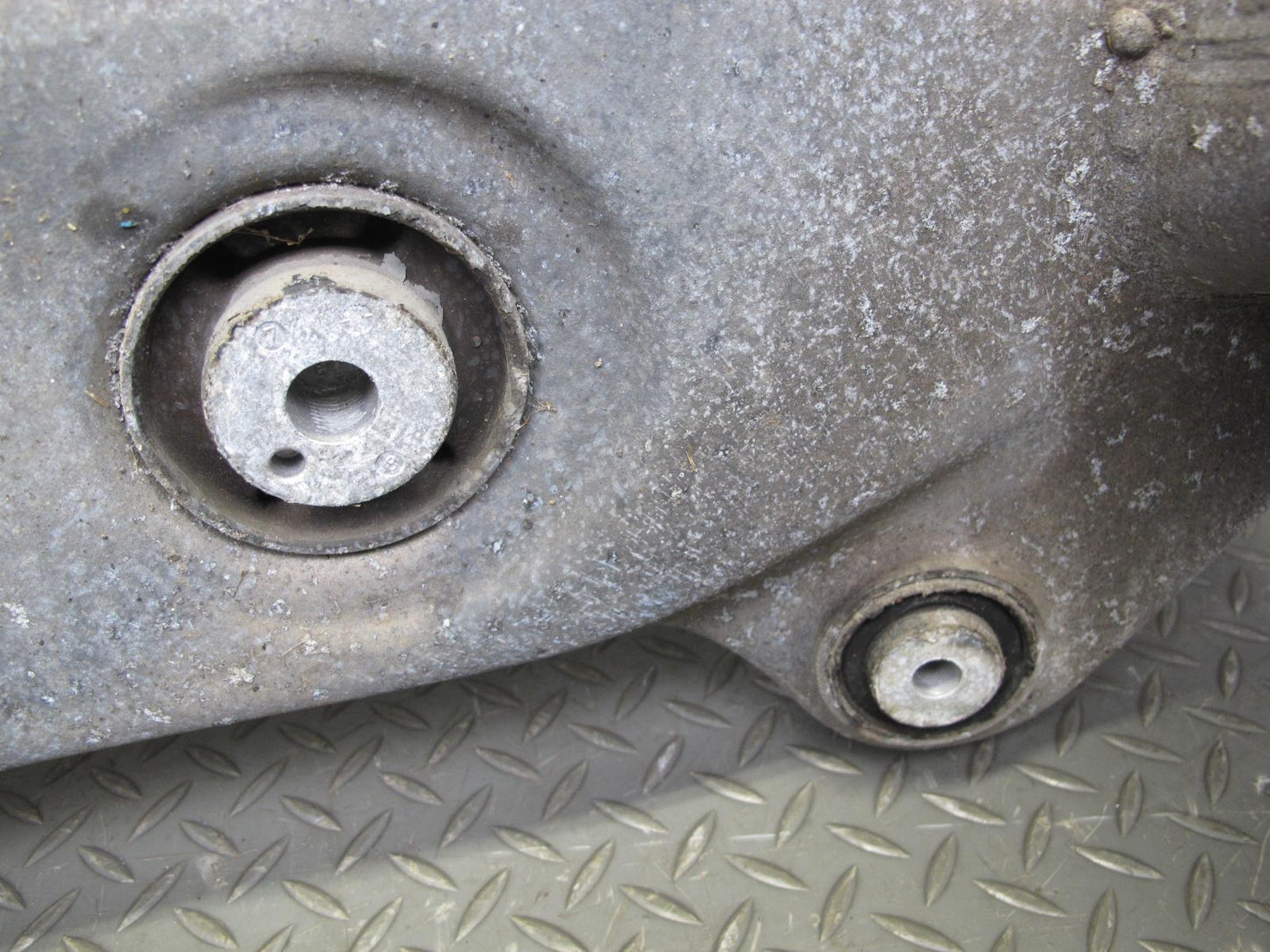 07-13 Mercedes W221 S550 4MATIC AWD Rear Subframe Crossmember Carrier OEM