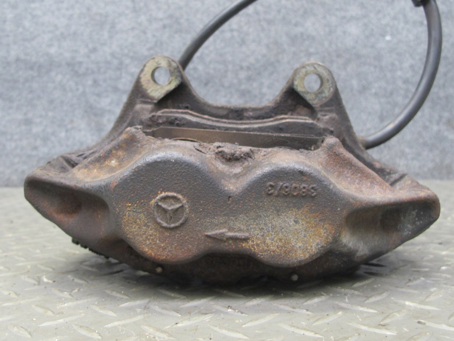 94-99 Mercedes W140 Set of 2 Front Left & Right Brake Caliper OEM
