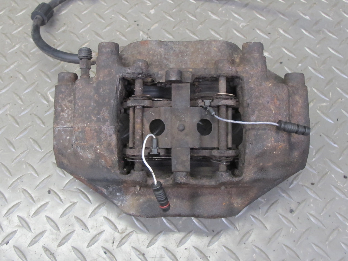 94-99 Mercedes W140 Set of 2 Front Left & Right Brake Caliper OEM