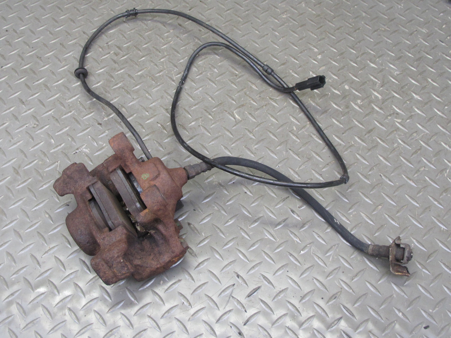 94-99 Mercedes W140 S320 Set of 2 Rear Left & Right Brake Caliper OEM