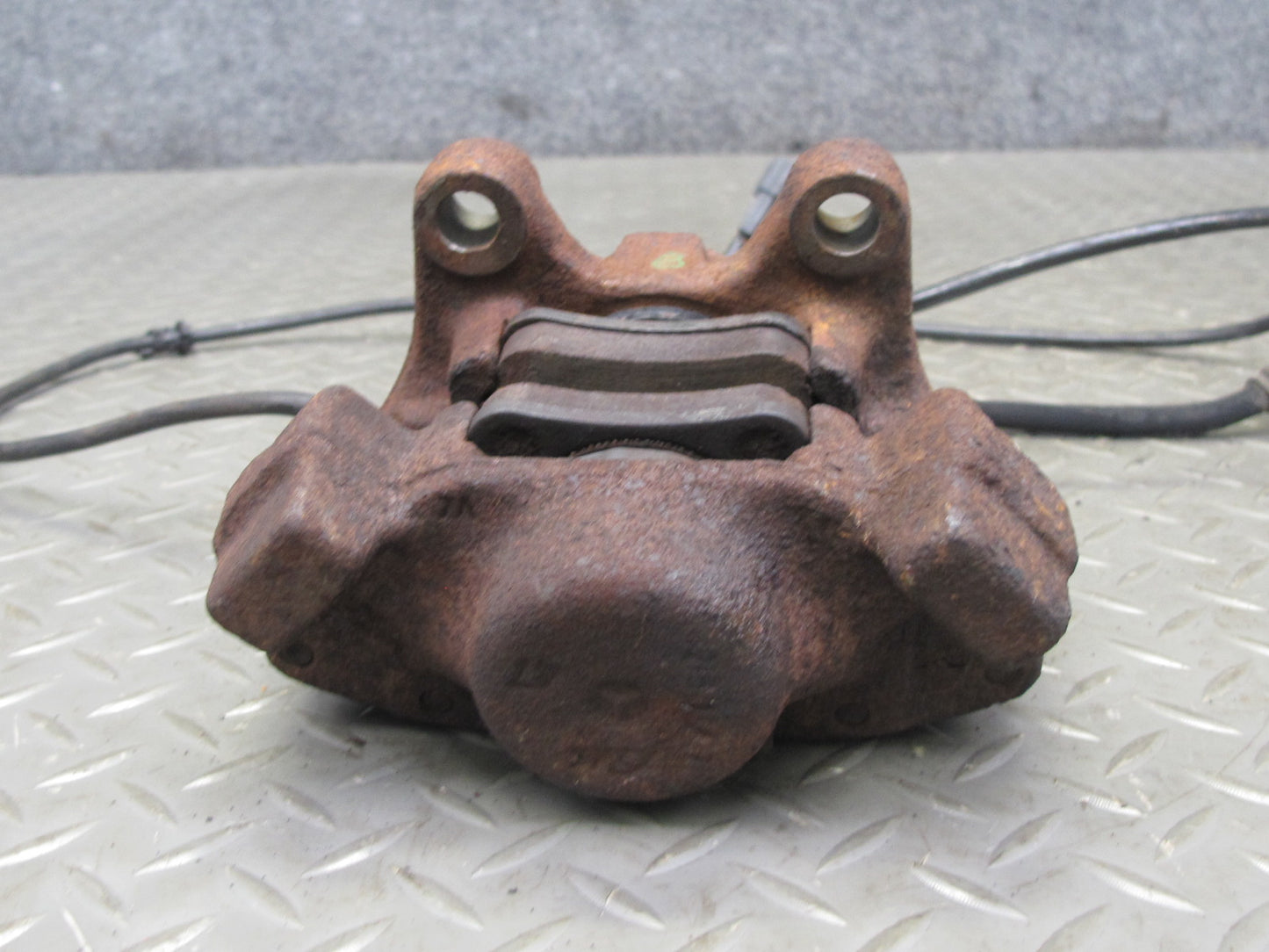94-99 Mercedes W140 S320 Set of 2 Rear Left & Right Brake Caliper OEM