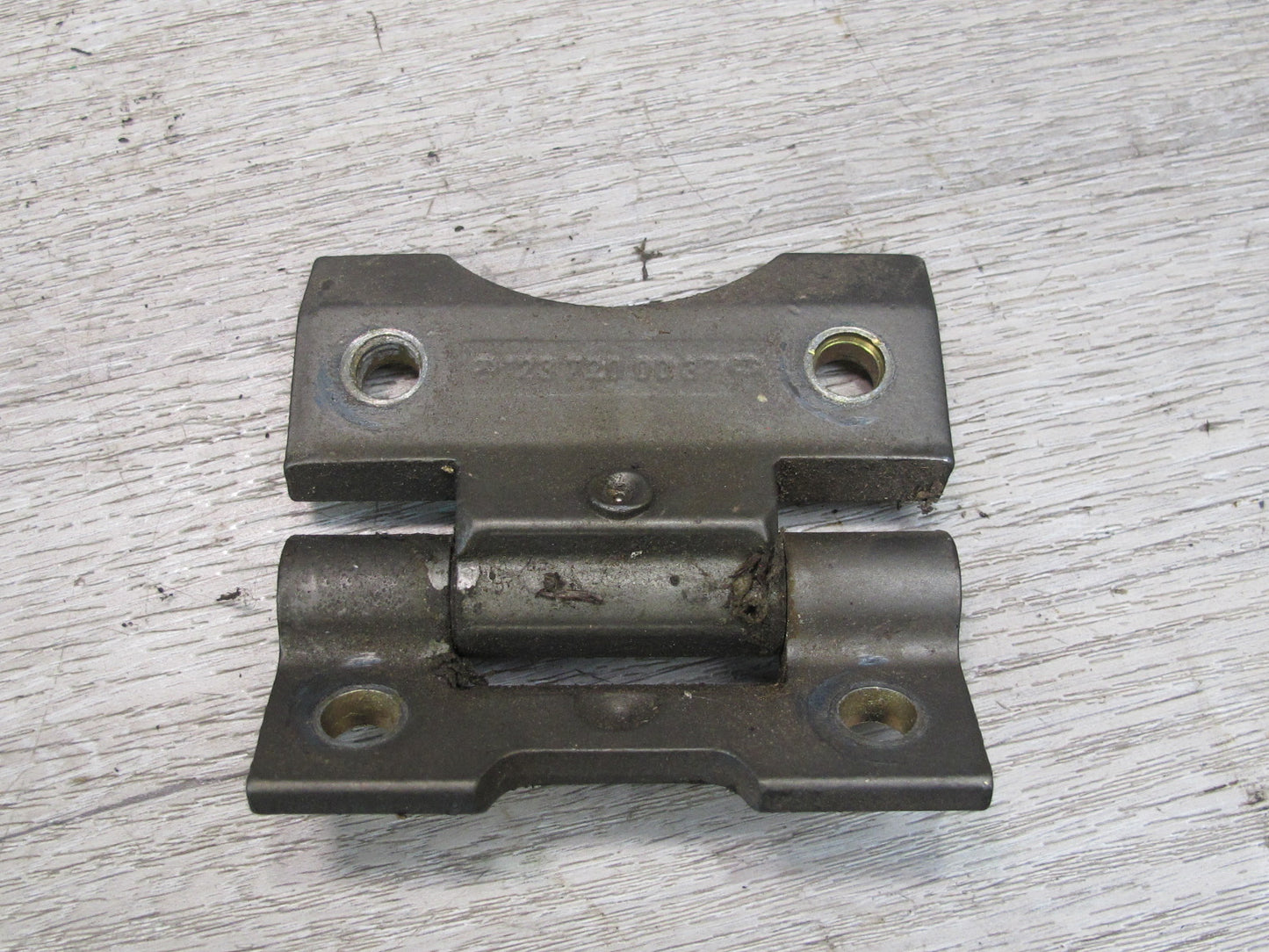 75-85 Mercedes W123 Set of 4 Front Left & Right Door Hinge OEM