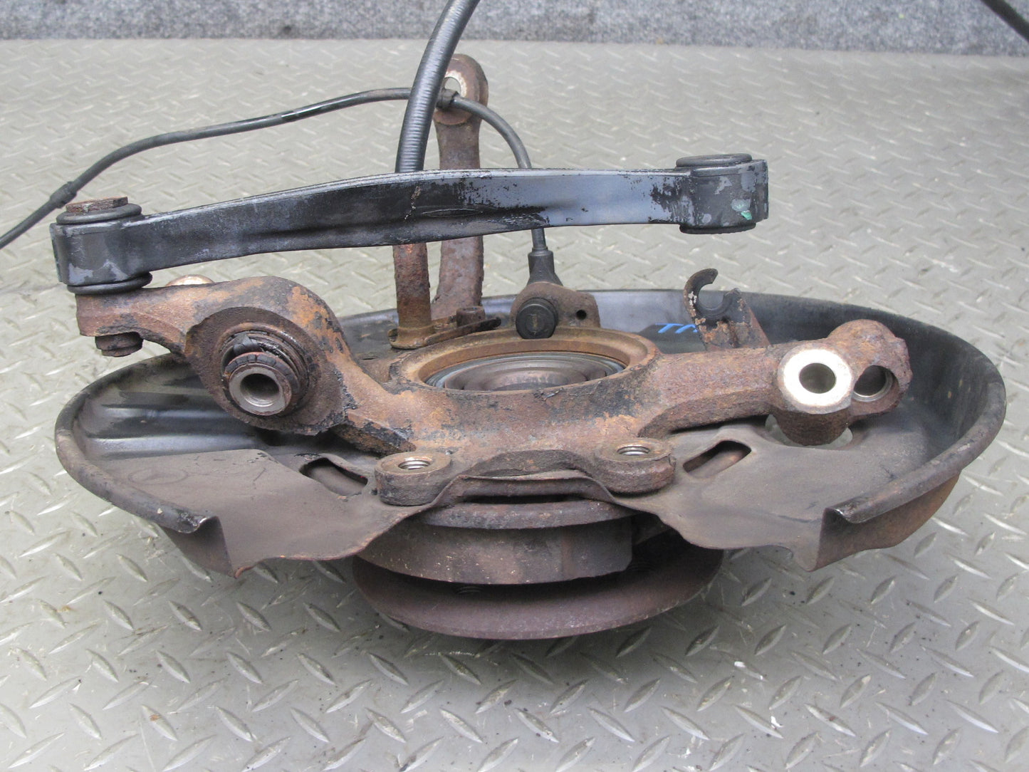 94-99 Mercedes W140 RWD Rear Right Spindle Knuckle Wheel Hub Bearing OEM