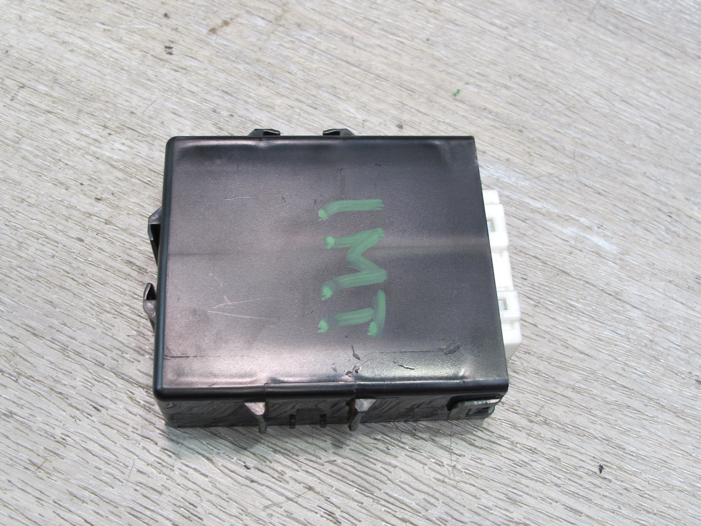 91-93 Dodge Stealth 3000GT Theft-locking Control Module Unit MB629052 OEM