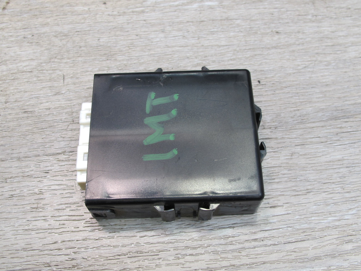 91-93 Dodge Stealth 3000GT Theft-locking Control Module Unit MB629052 OEM