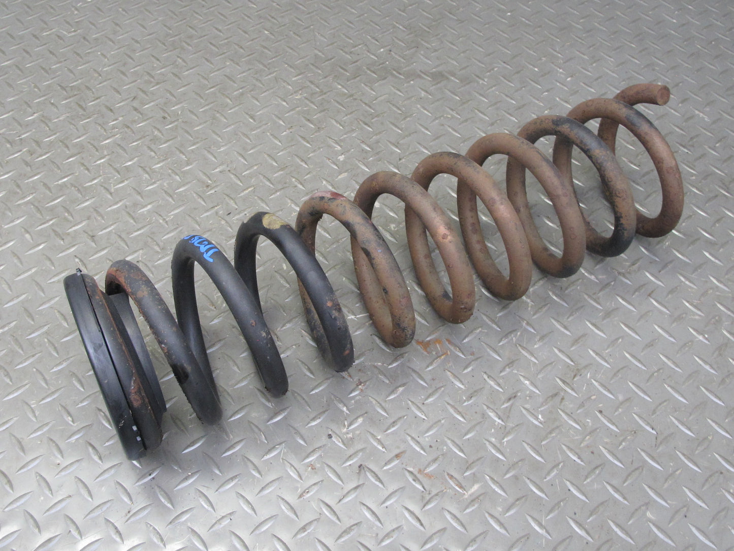 94-99 Mercedes W140 S320 Set of 2 Front Left & Right Suspension Coil Spring OEM