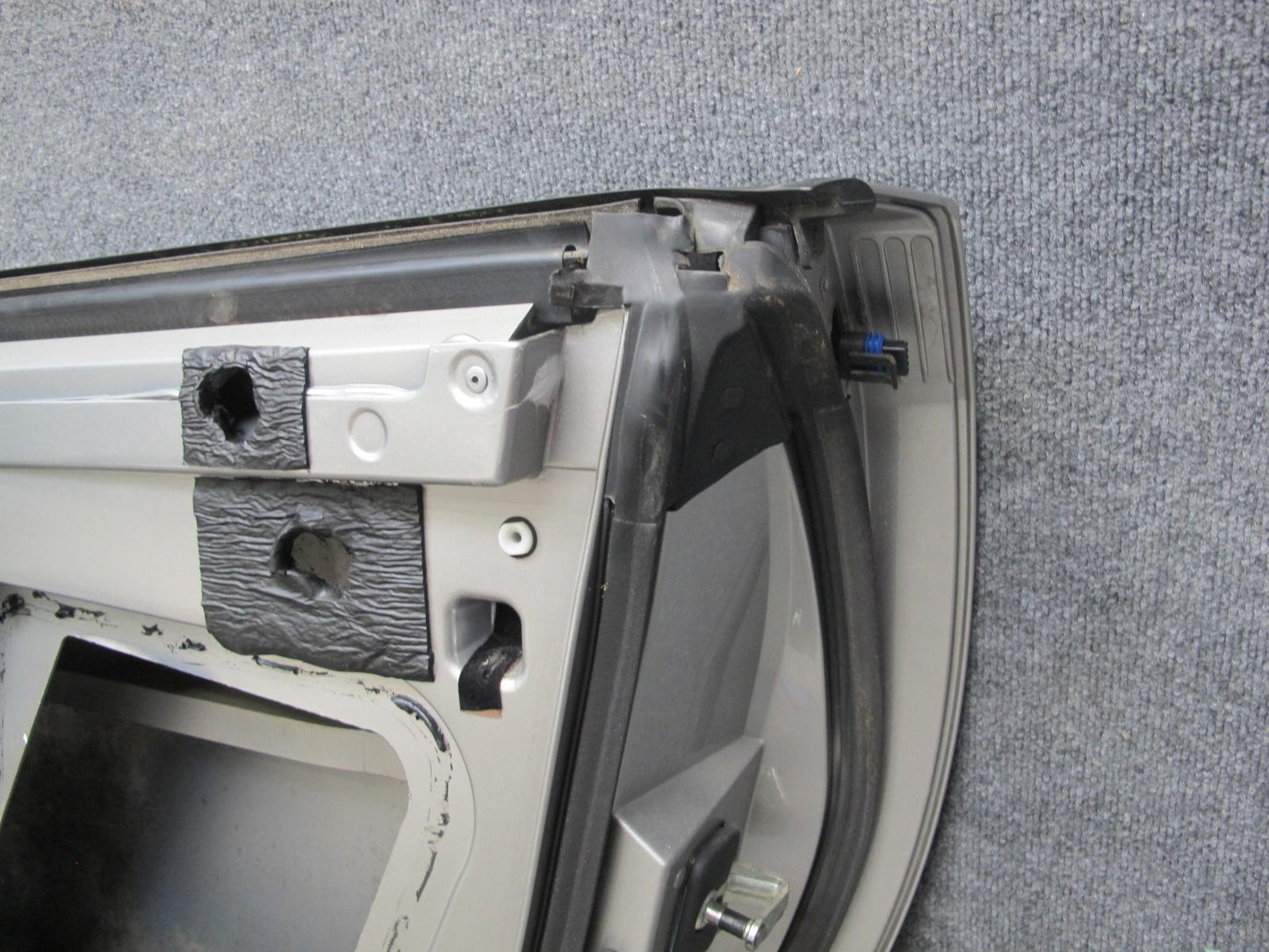 2004-2009 Cadillac XLR Front Right Passenger Side Door Shell Frame Panel Silver