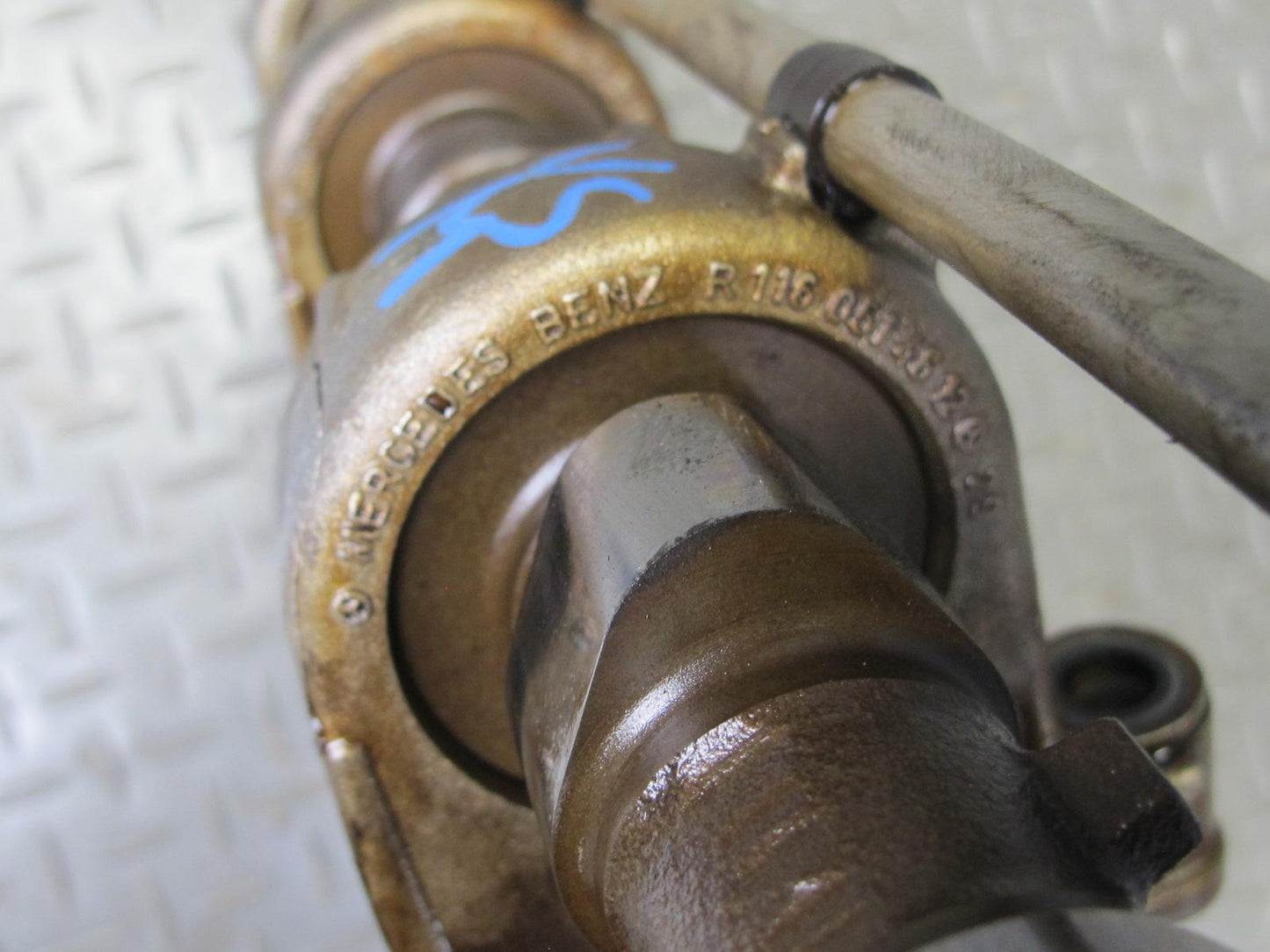 86-91 Mercedes W126 560SEC 560SEL M117 Engine Right Camshaft Assembly OEM