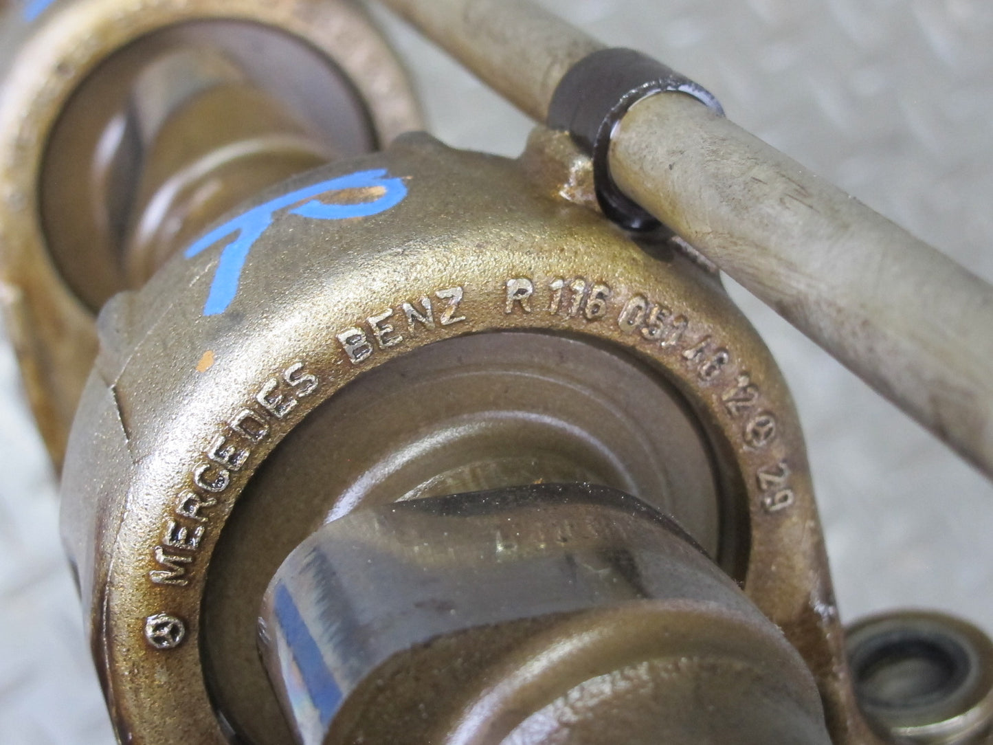 86-91 Mercedes W126 560SEC 560SEL M117 Engine Right Camshaft Assembly OEM