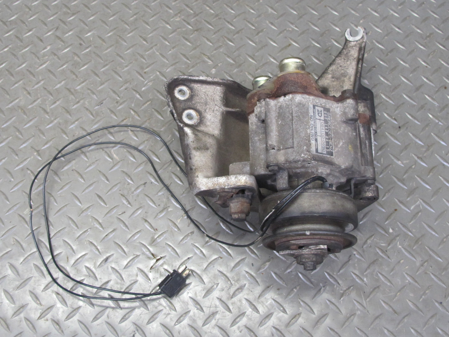 86-91 Mercedes W126 Air Injection Smog Pump 0001400885 OEM