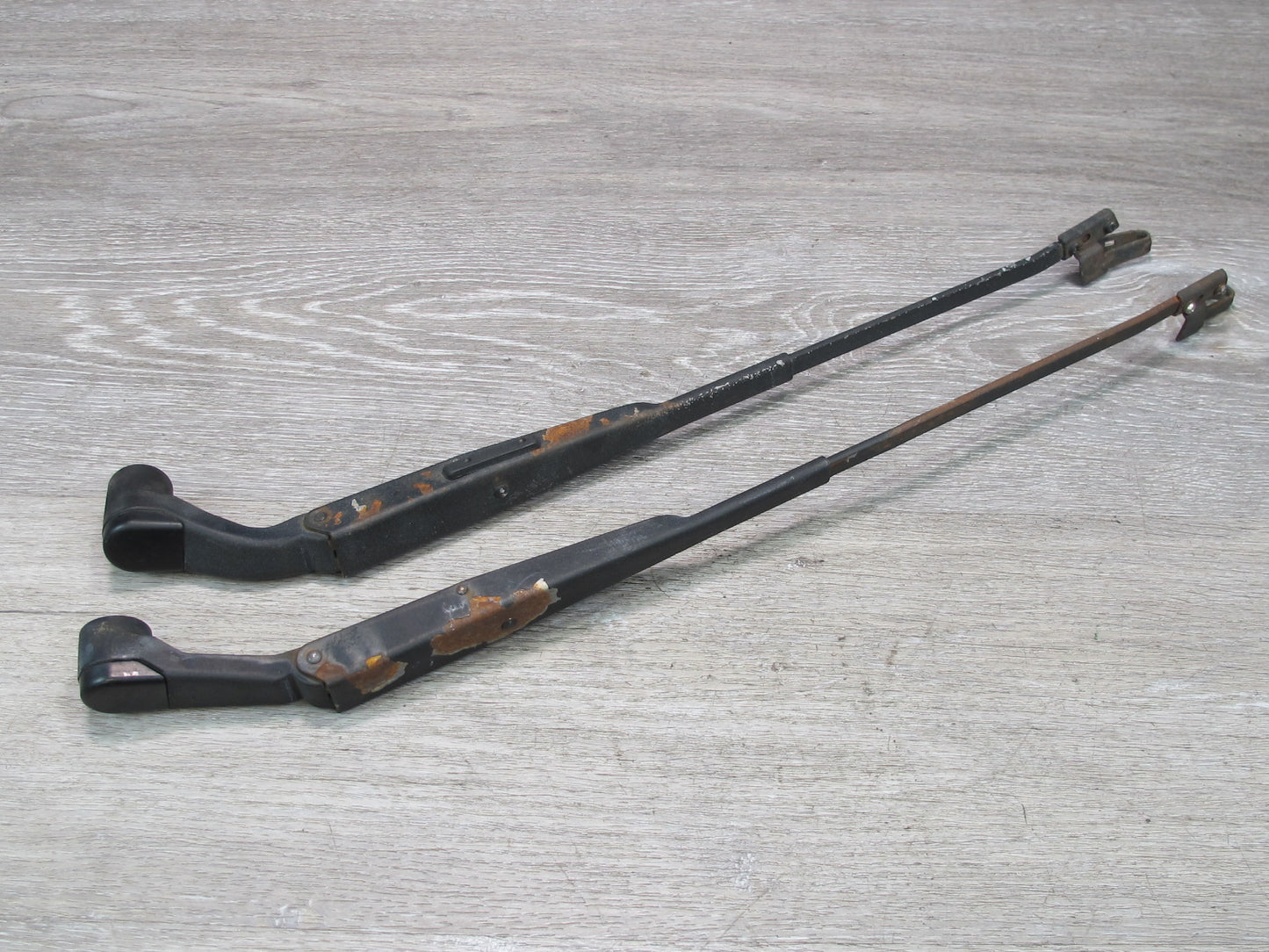91-92 Toyota MR2 SW21L Set of 2 Left & Right Front Windshield Wiper Arm OEM