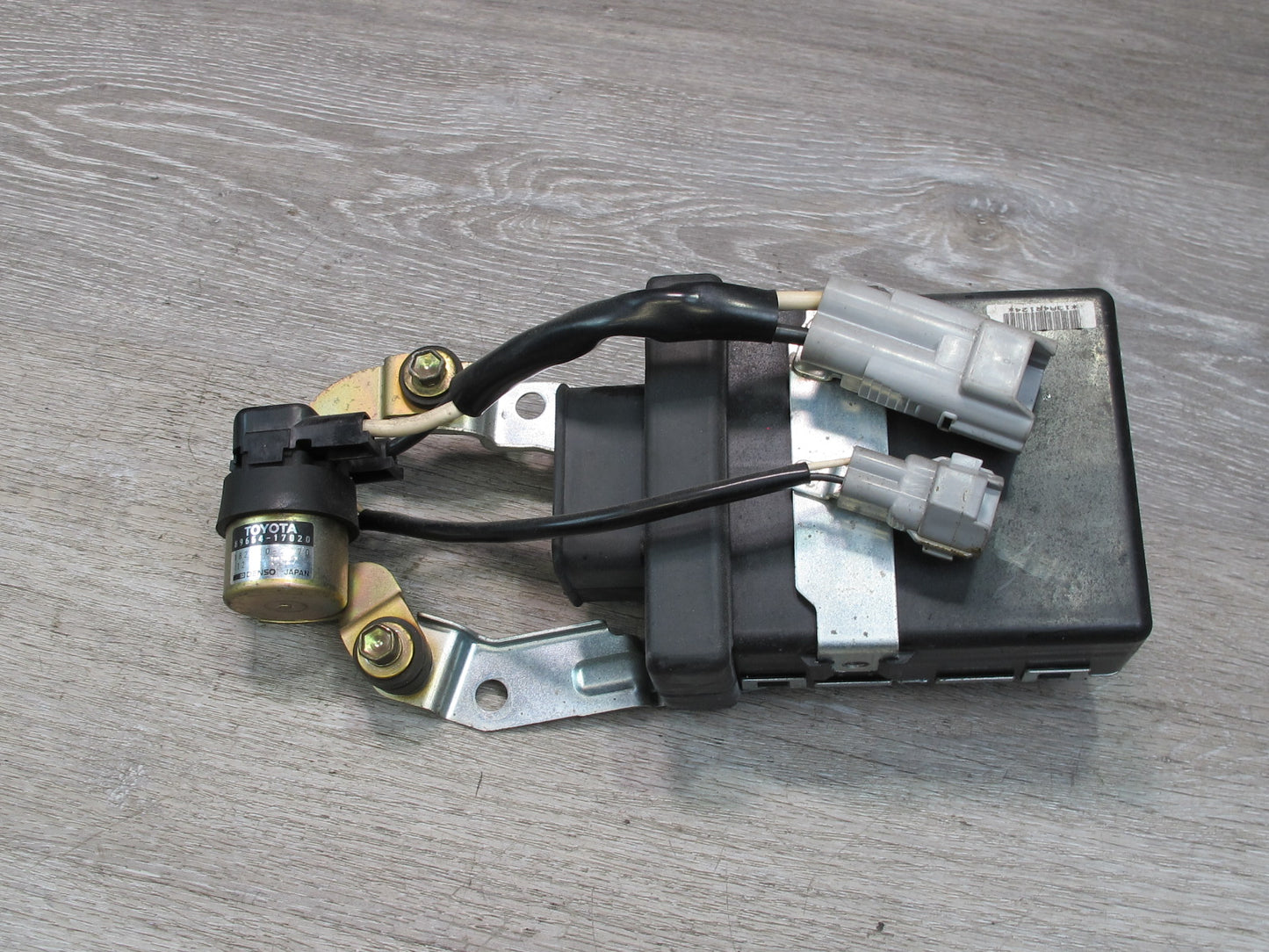 1991 Toyota MR2 SW21L NON Turbo Power Steering Control Module w Relay Assy OEM