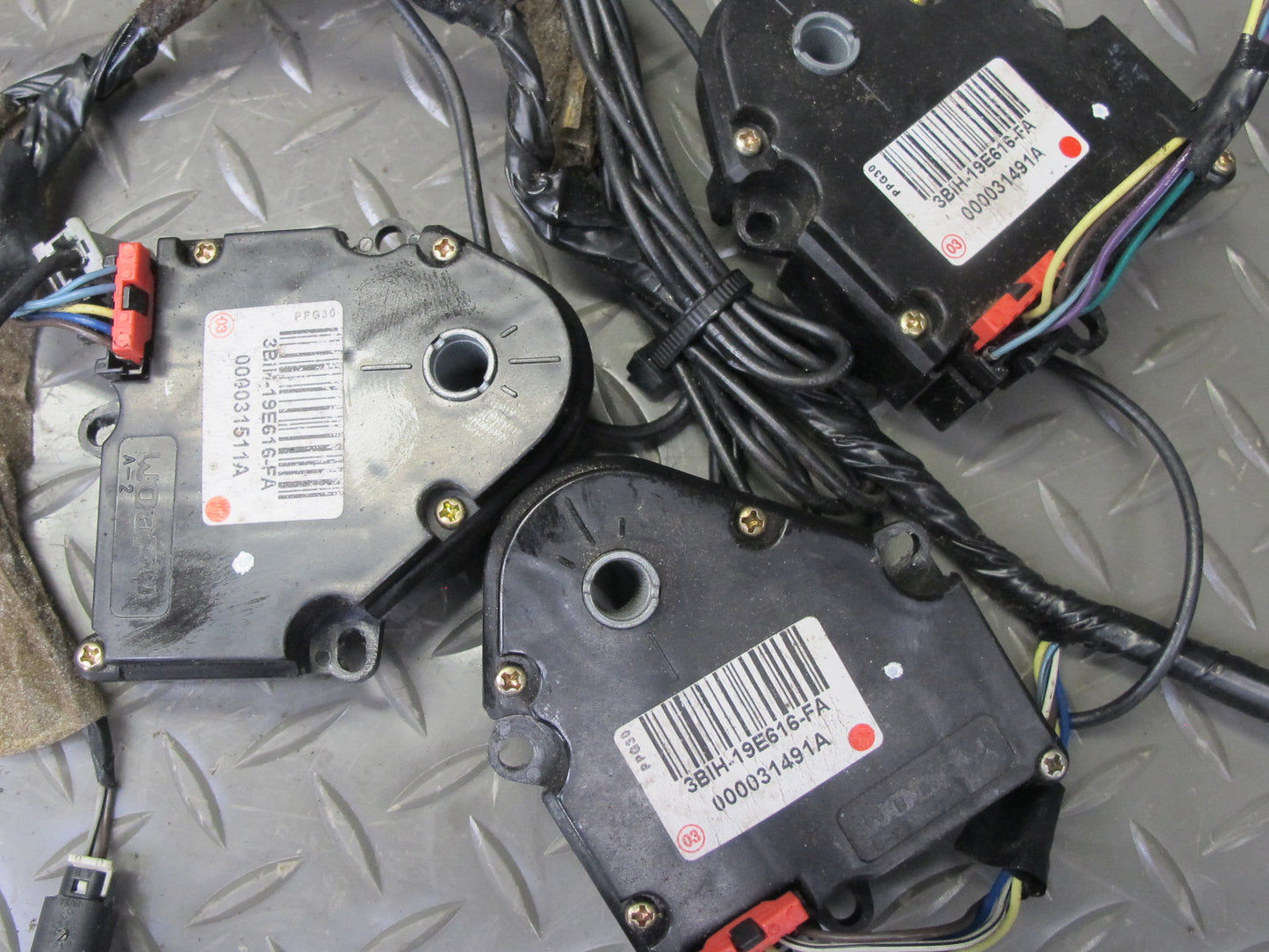 2003-2009 Hummer H2 Hvac A/C Air Heater Door Flap Actuator Motor W/ Wire Set