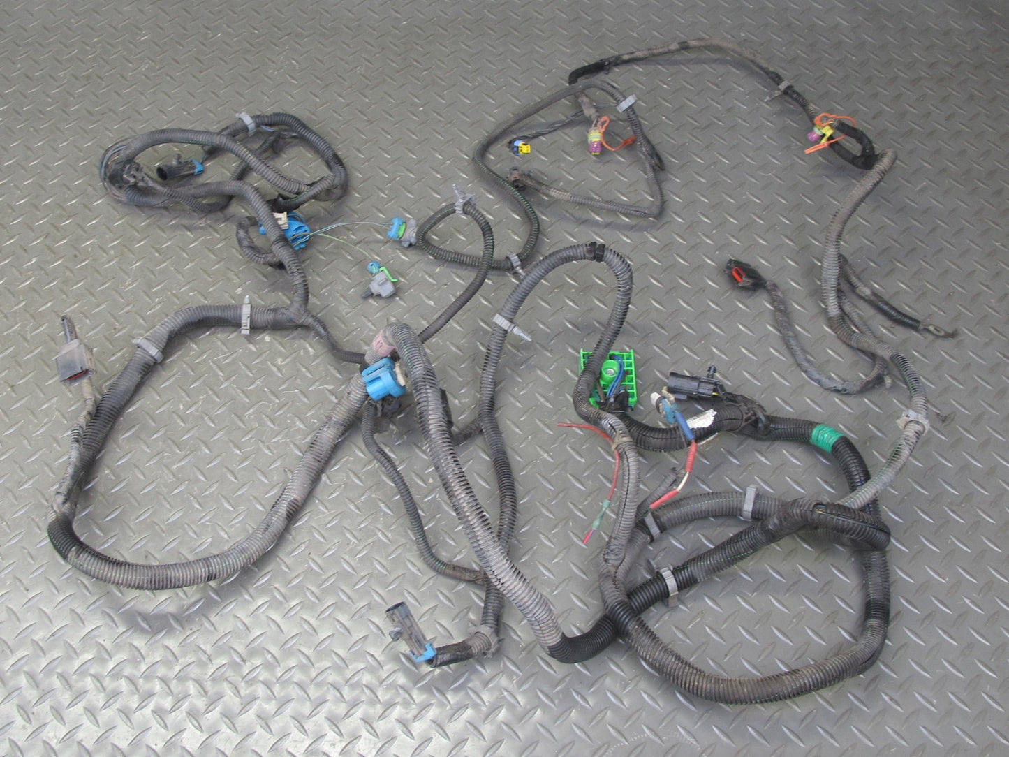 2003-2005 Hummer H2 Front Headlight Lamp Wire Wiring Harness 15186220