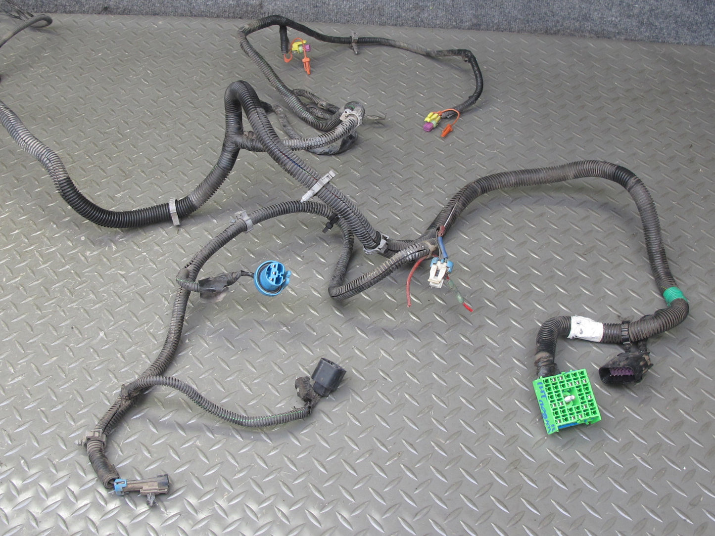 2003-2005 Hummer H2 Front Headlight Lamp Wire Wiring Harness 15186220