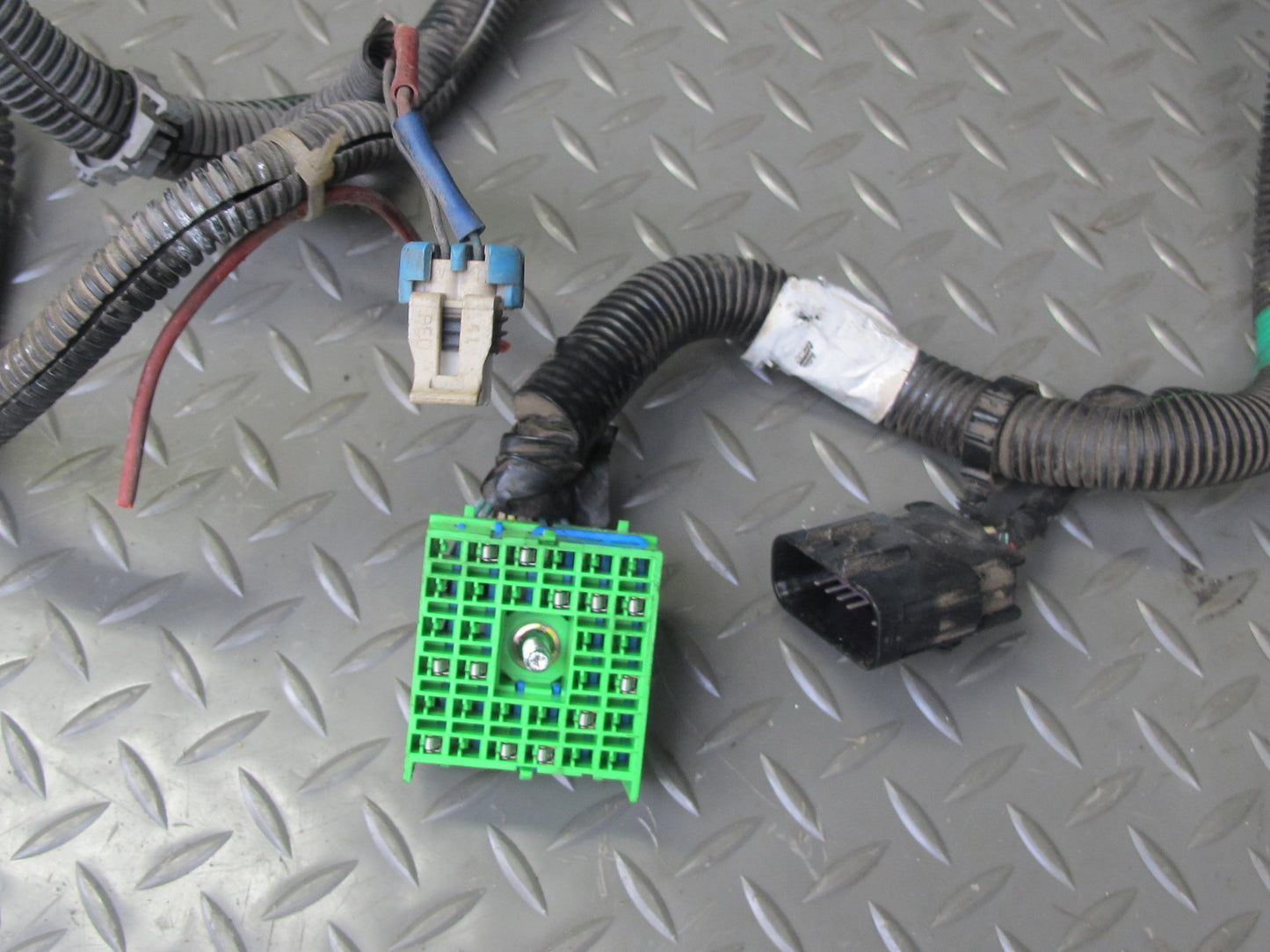 2003-2005 Hummer H2 Front Headlight Lamp Wire Wiring Harness 15186220