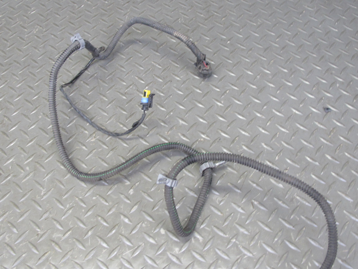 2003-2005 Hummer H2 Front Headlight Lamp Wire Wiring Harness 15186220