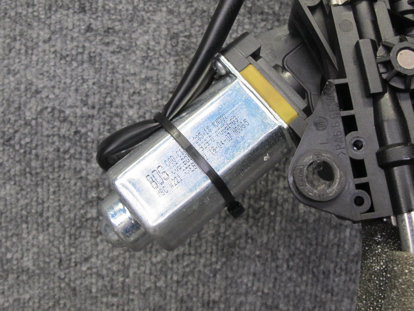 07-13 Mercedes W221 S-class Rear Left Door Sun Shade Sunshade 2218100520 OEM