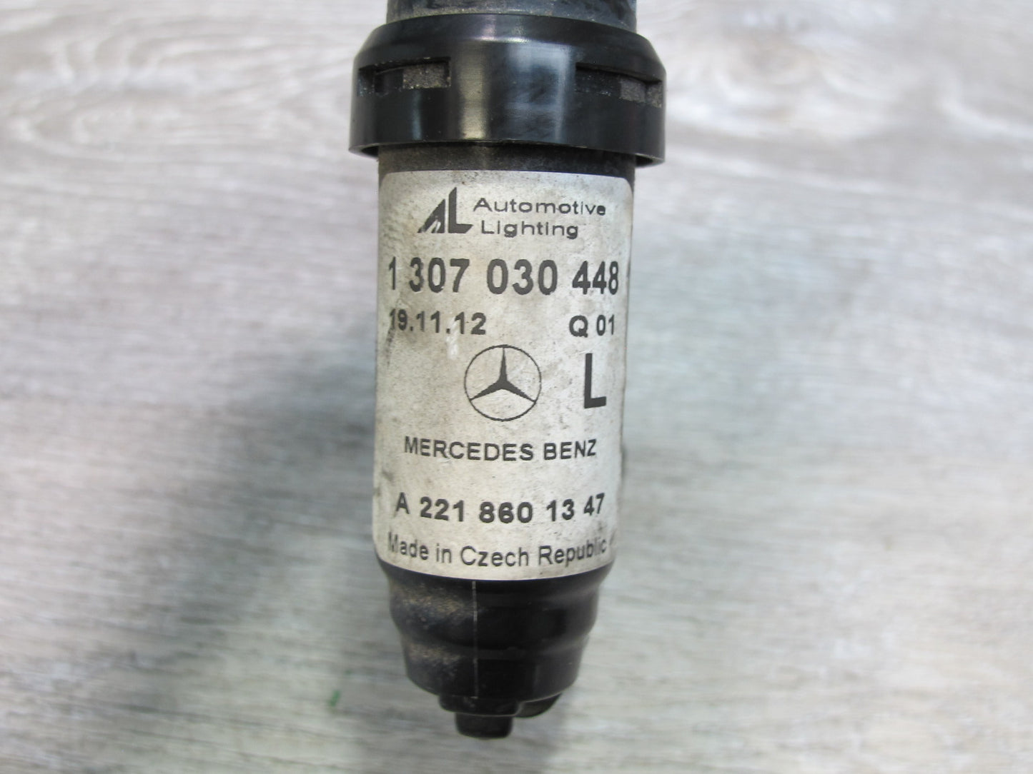 07-13 Mercedes W221 S-class Front Left & Right Headlight Washer Nozzle Set OEM