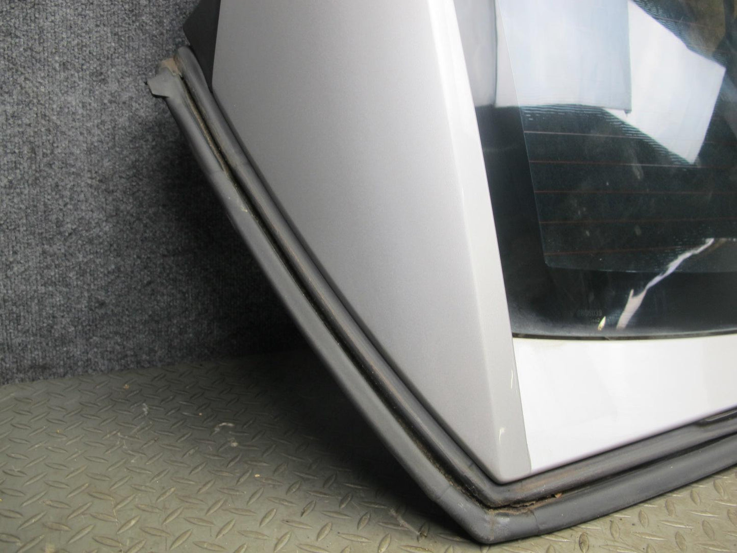 2004-2009 Cadillac XLR Rear Convertible TOP Back Glass Window Frame Panel Silver