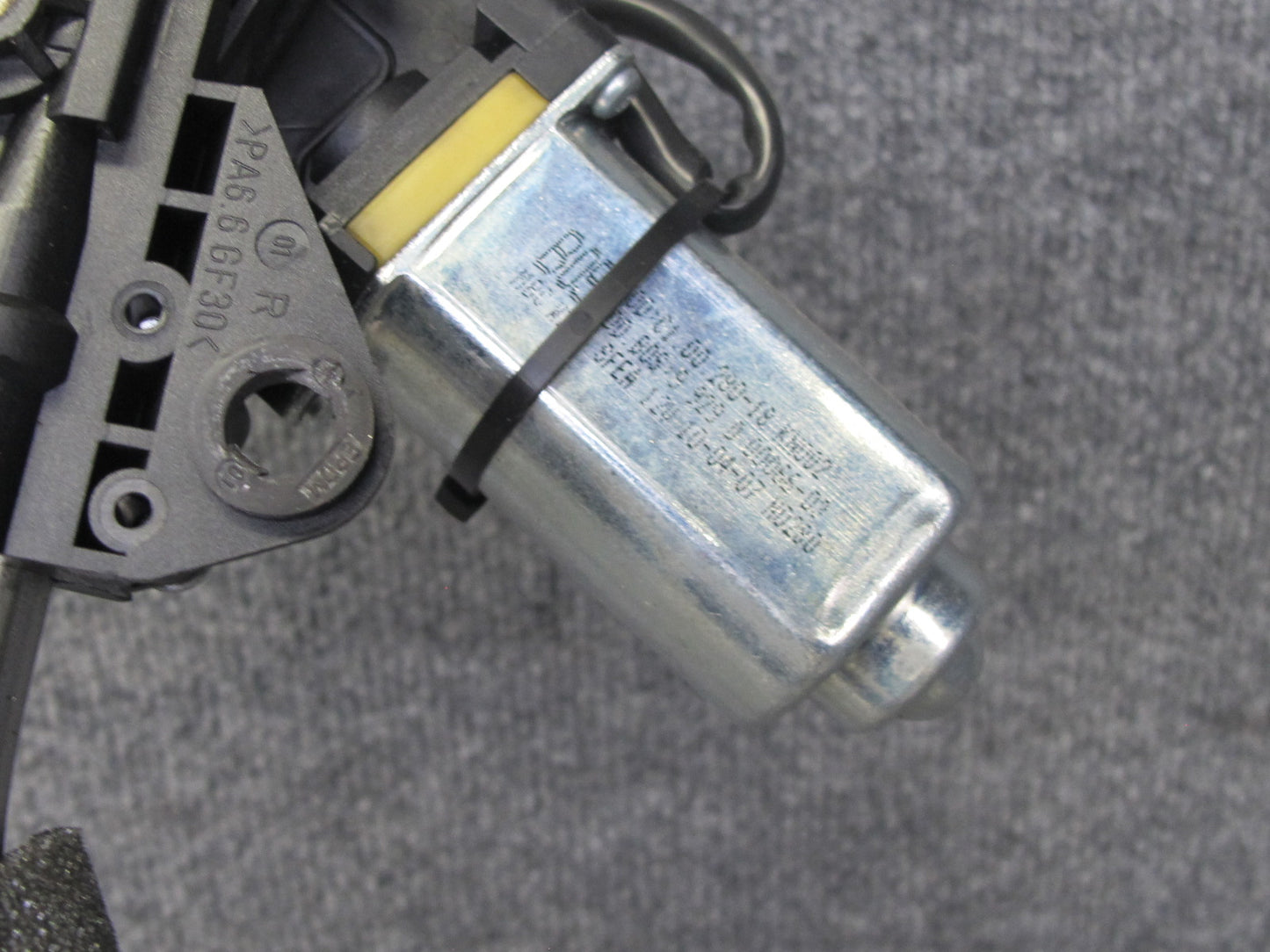 07-13 Mercedes W221 S-class Rear Right Door Sun Shade Sunshade 2218100620 OEM