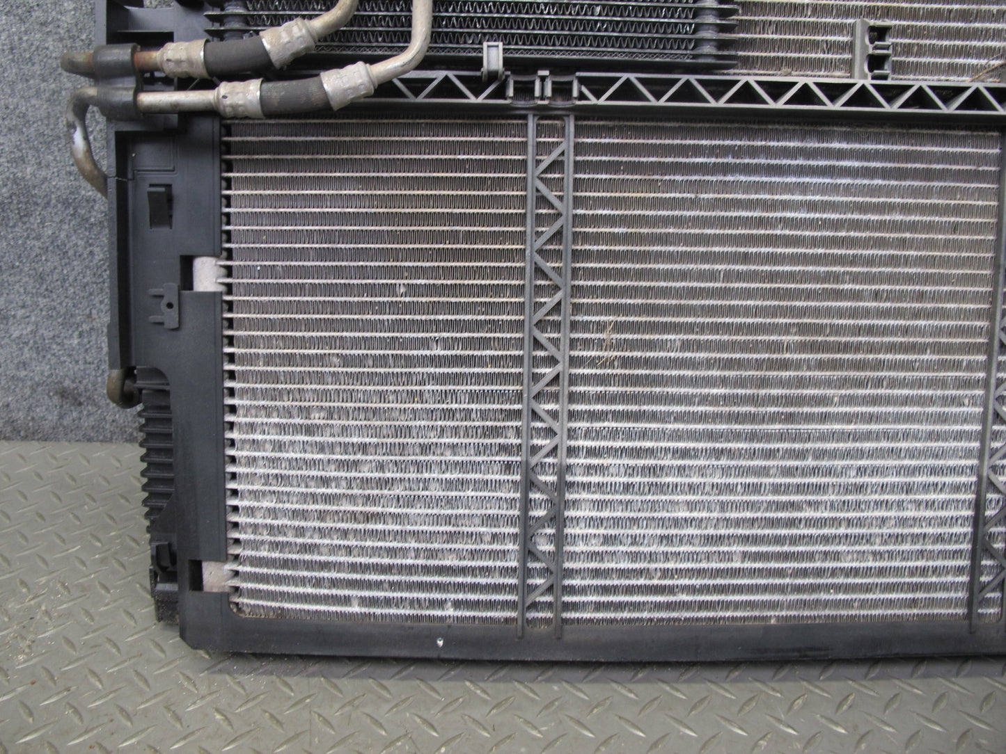07-09 Mercedes W221 S550 AWD Engine Cooling Radiator AC Condenser Fan Shroud OEM