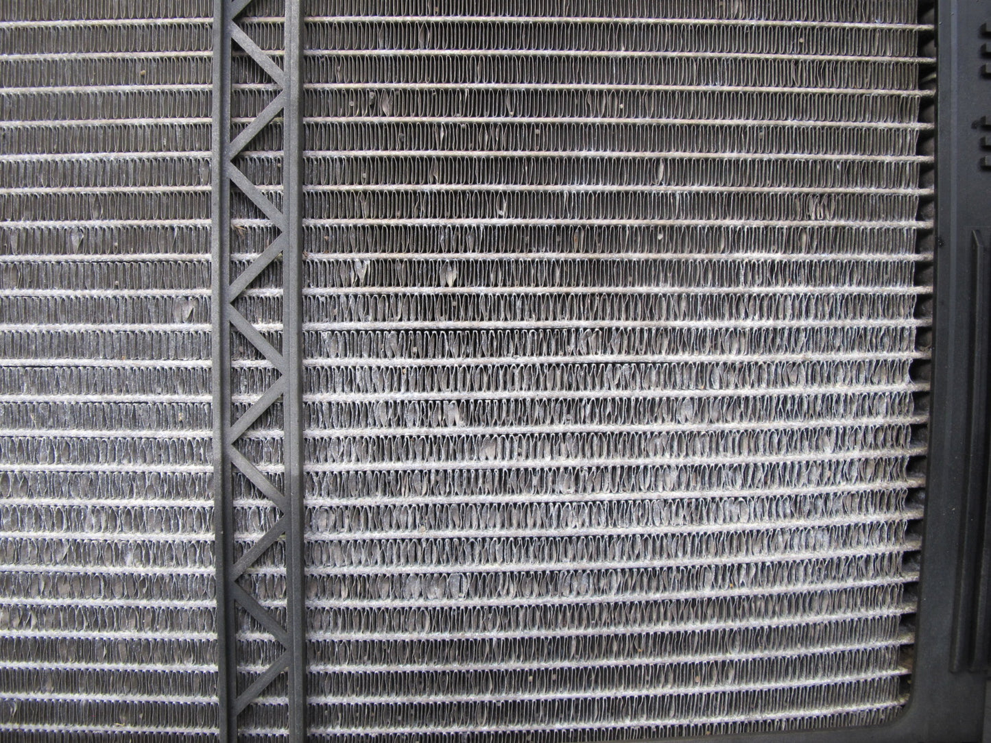 07-09 Mercedes W221 S550 AWD Engine Cooling Radiator AC Condenser Fan Shroud OEM