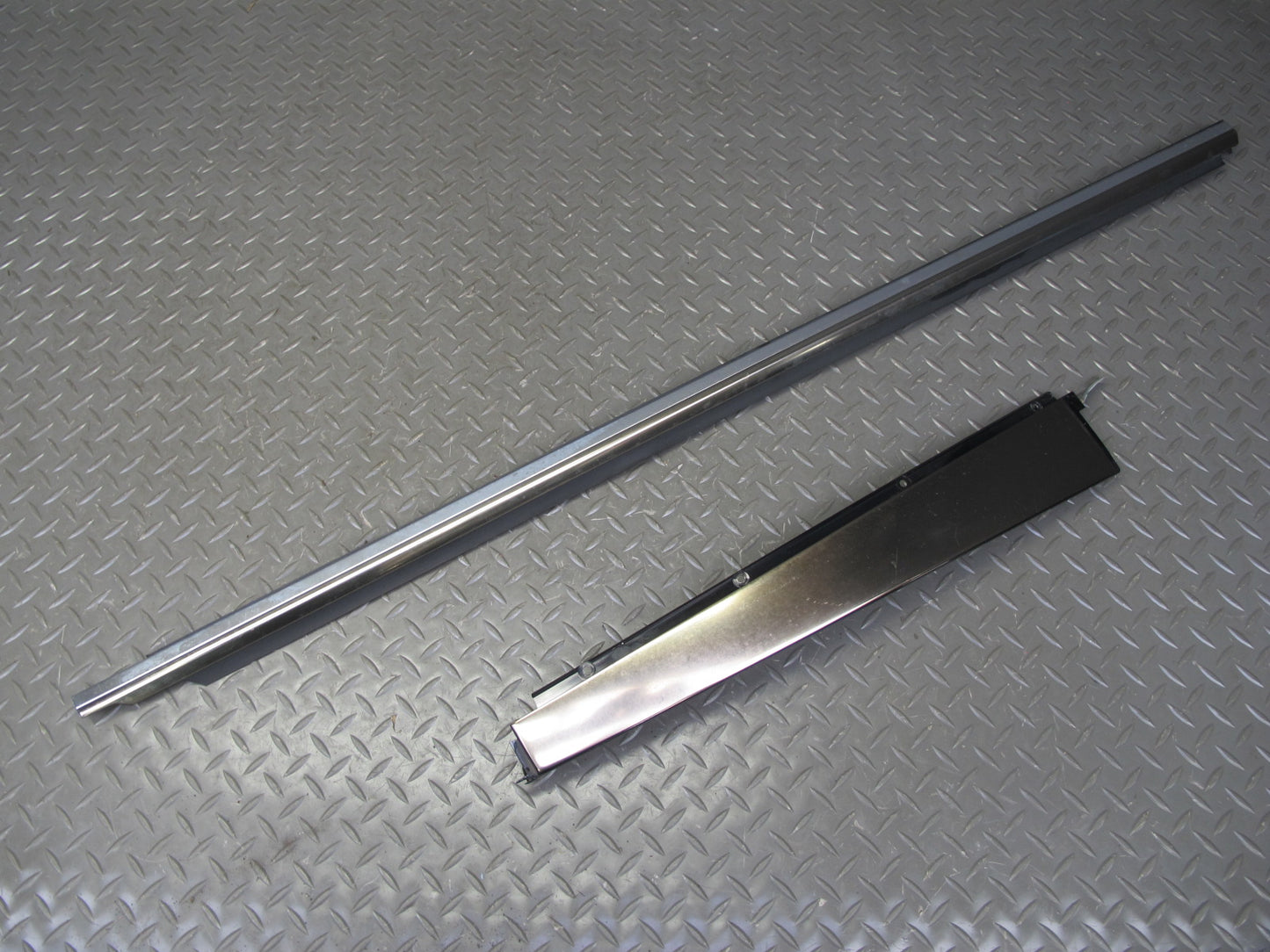 94-99 Mercedes W140 Rear Left Door B Pillar & Window Trim Molding Silver Set OEM