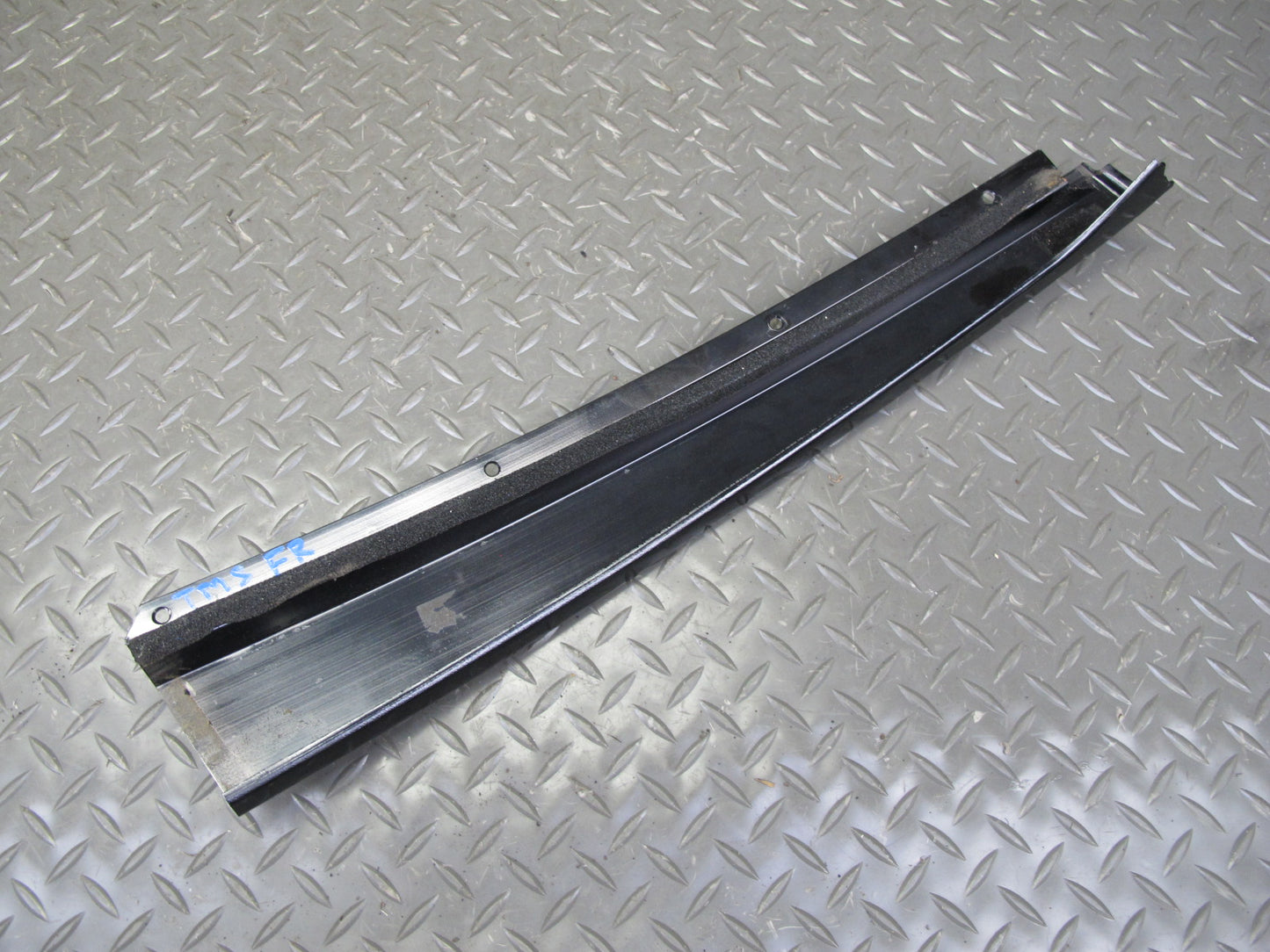 94-99 Mercedes W140 Front Right Door B Pillar & Window Trim Molding Silver Set
