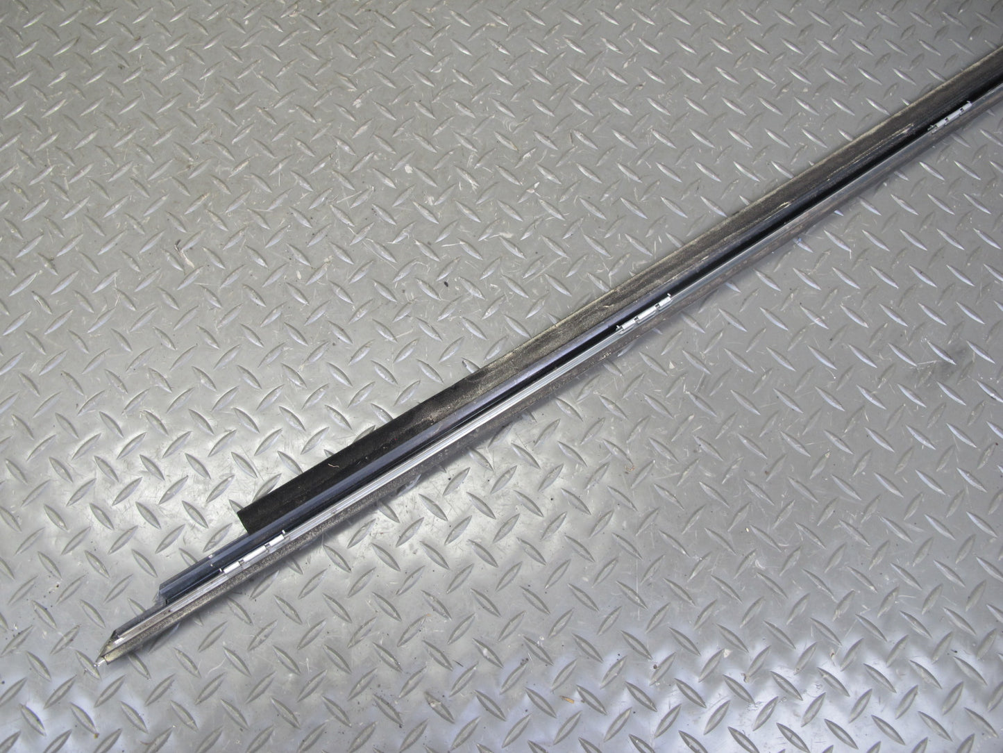 94-99 Mercedes W140 Front Right Door B Pillar & Window Trim Molding Silver Set