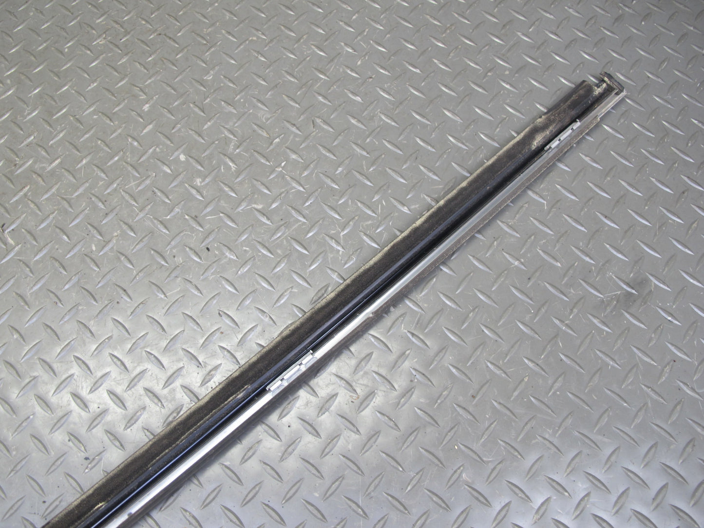 94-99 Mercedes W140 Front Right Door B Pillar & Window Trim Molding Silver Set