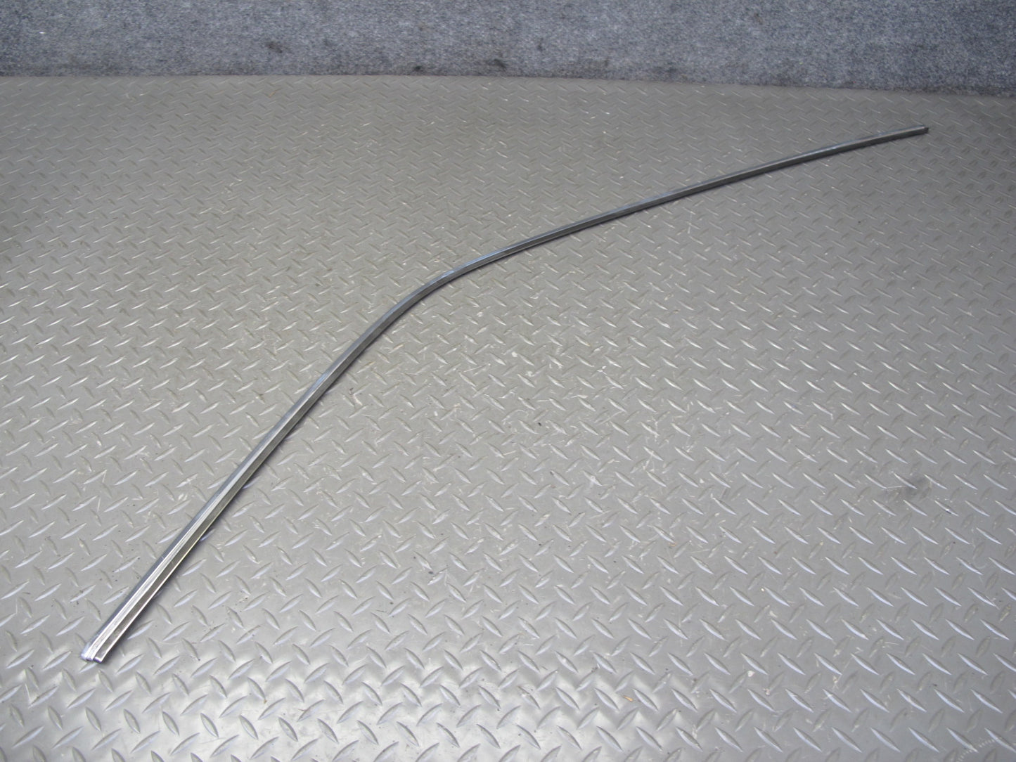 94-99 Mercedes W140 Front Right Door B Pillar & Window Trim Molding Silver Set
