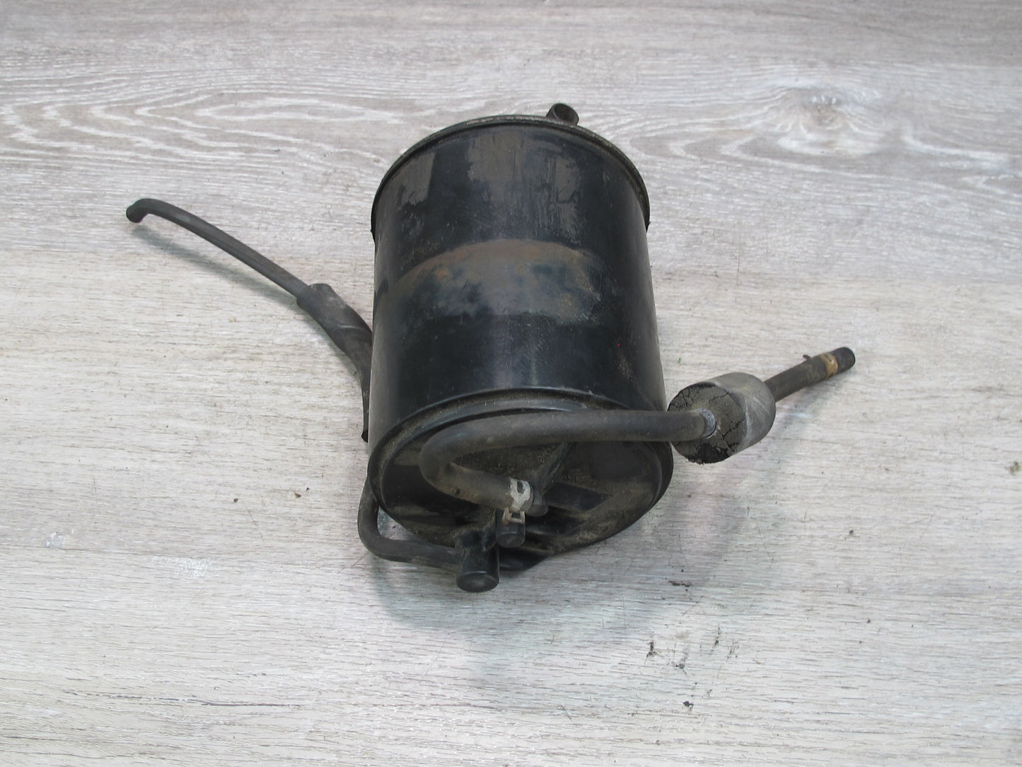 91-93 Dodge Stealth 3000GT Fuel Evap Vapor Charcoal Emission Canister OEM