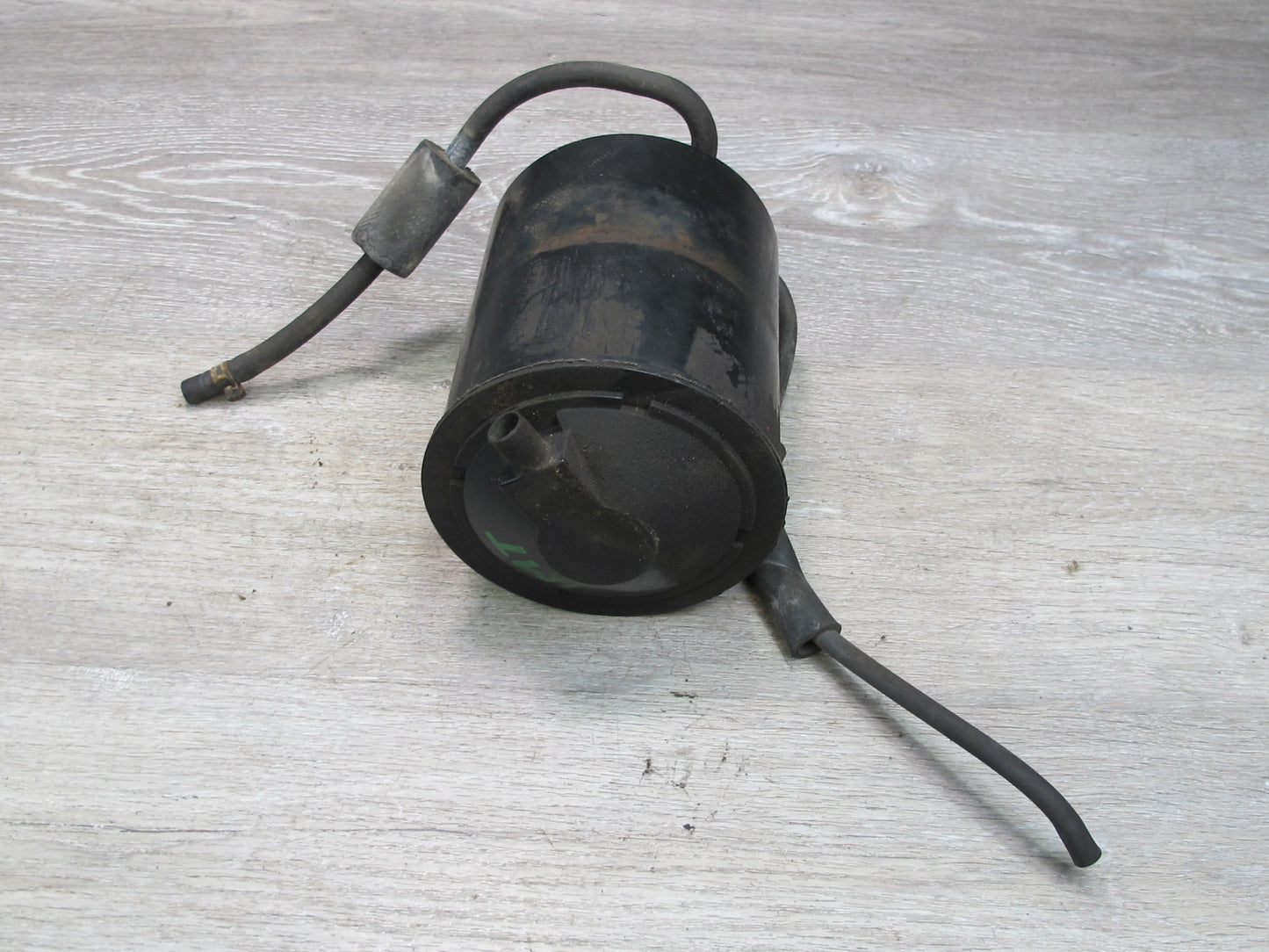 91-93 Dodge Stealth 3000GT Fuel Evap Vapor Charcoal Emission Canister OEM