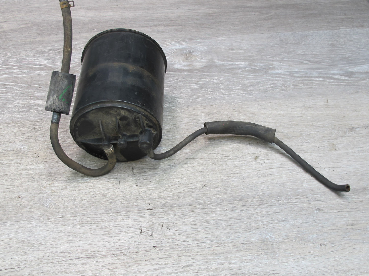 91-93 Dodge Stealth 3000GT Fuel Evap Vapor Charcoal Emission Canister OEM