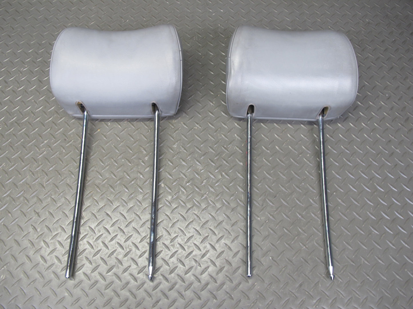 86-91 Mercedes W126 Set of 2 Front Left & Right Leather Headrest Gray OEM