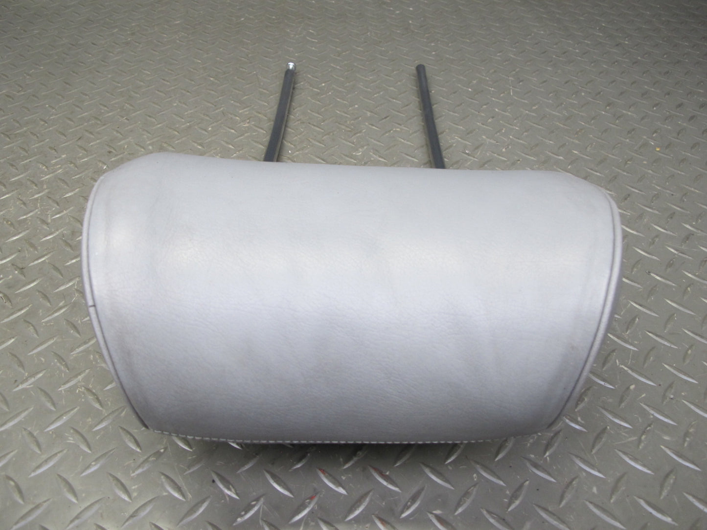 86-91 Mercedes W126 Set of 2 Front Left & Right Leather Headrest Gray OEM