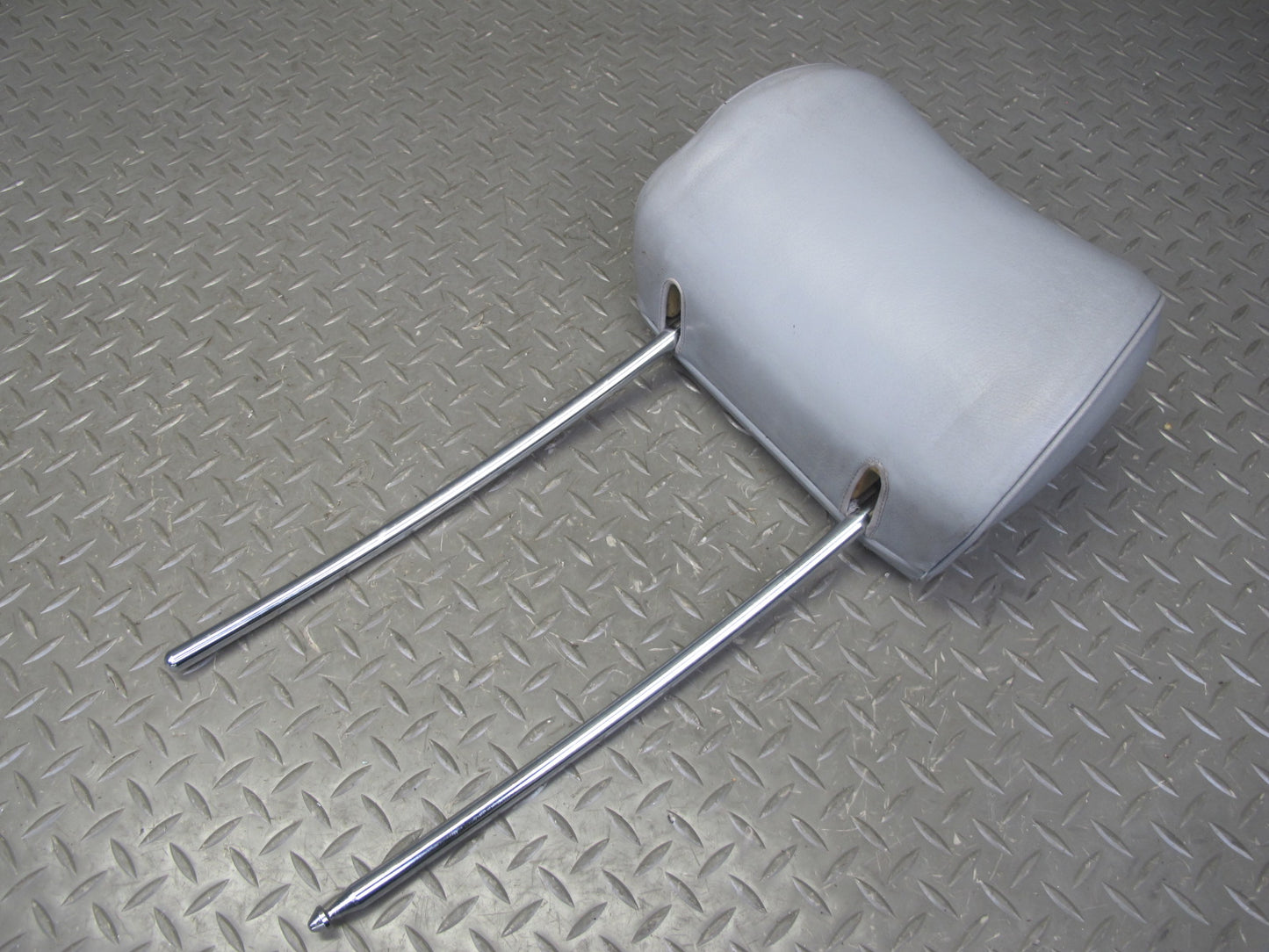 86-91 Mercedes W126 Set of 2 Front Left & Right Leather Headrest Gray OEM