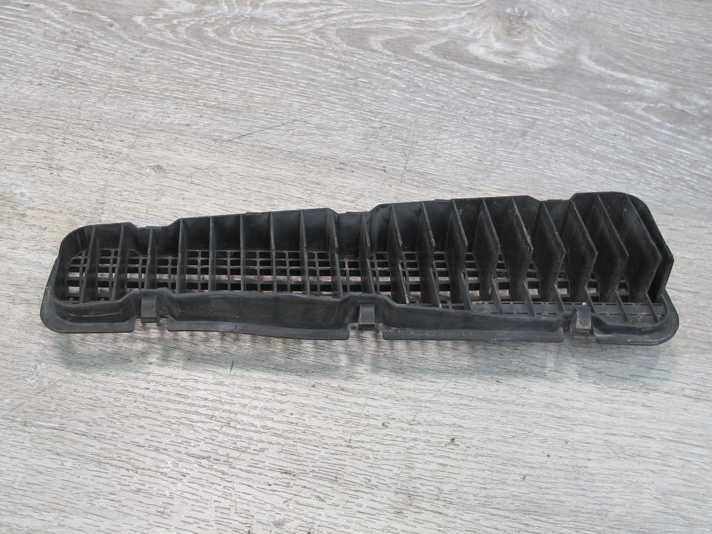 91-99 Dodge Stealth 3000GT Windshield Wiper Cowl Vent Trim Panel Grille Set OEM