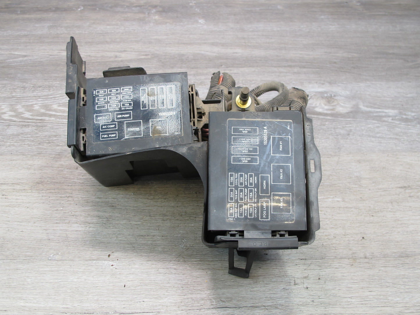 98-02 Chevrolet Camaro Z28 5.7L LS1 A/T Under Hood Fuse Relay Box Module OEM