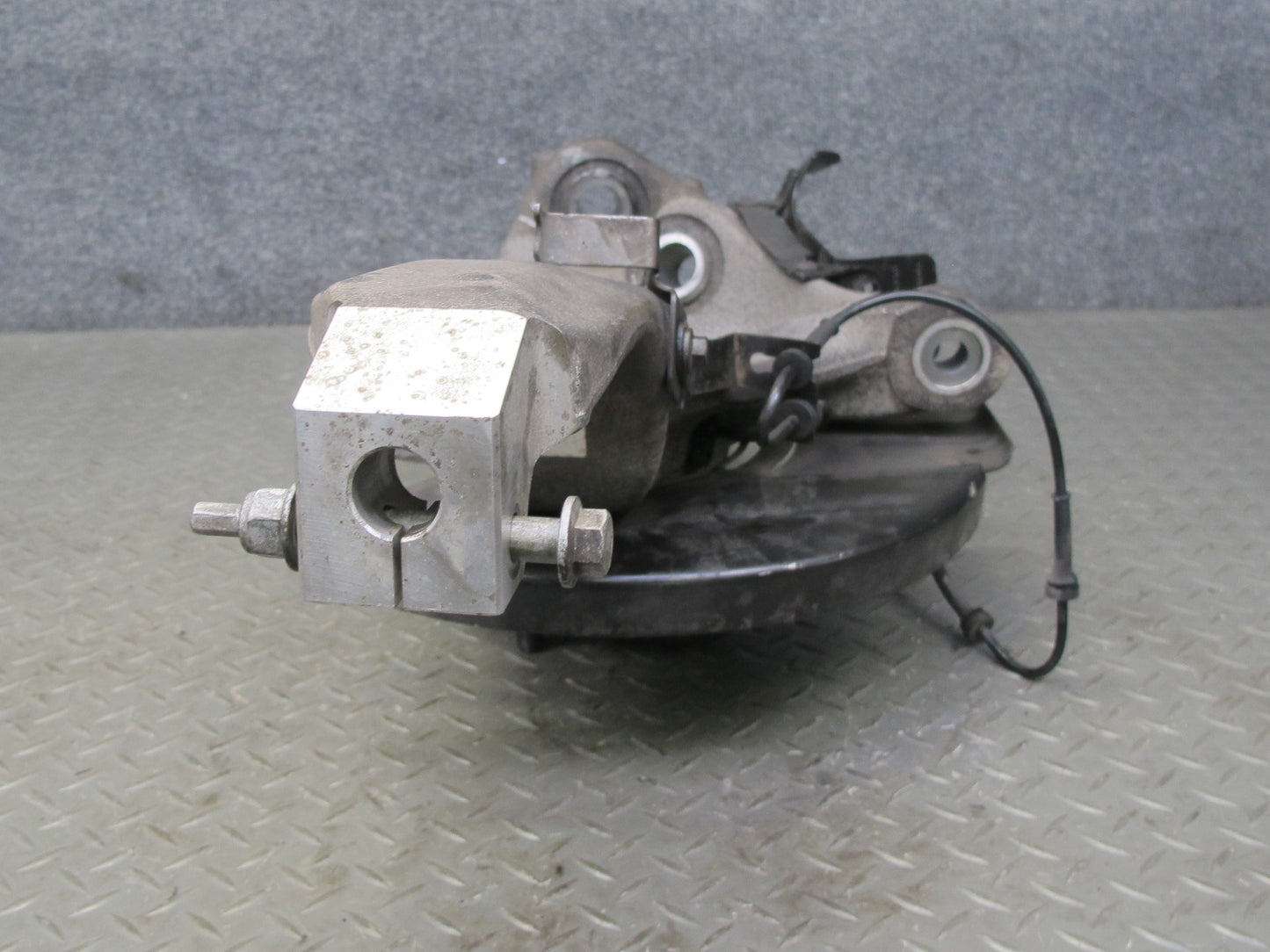 2013-2017 Land Range Rover L405 Front Right Spindle Knuckle Wheel Hub Bearing